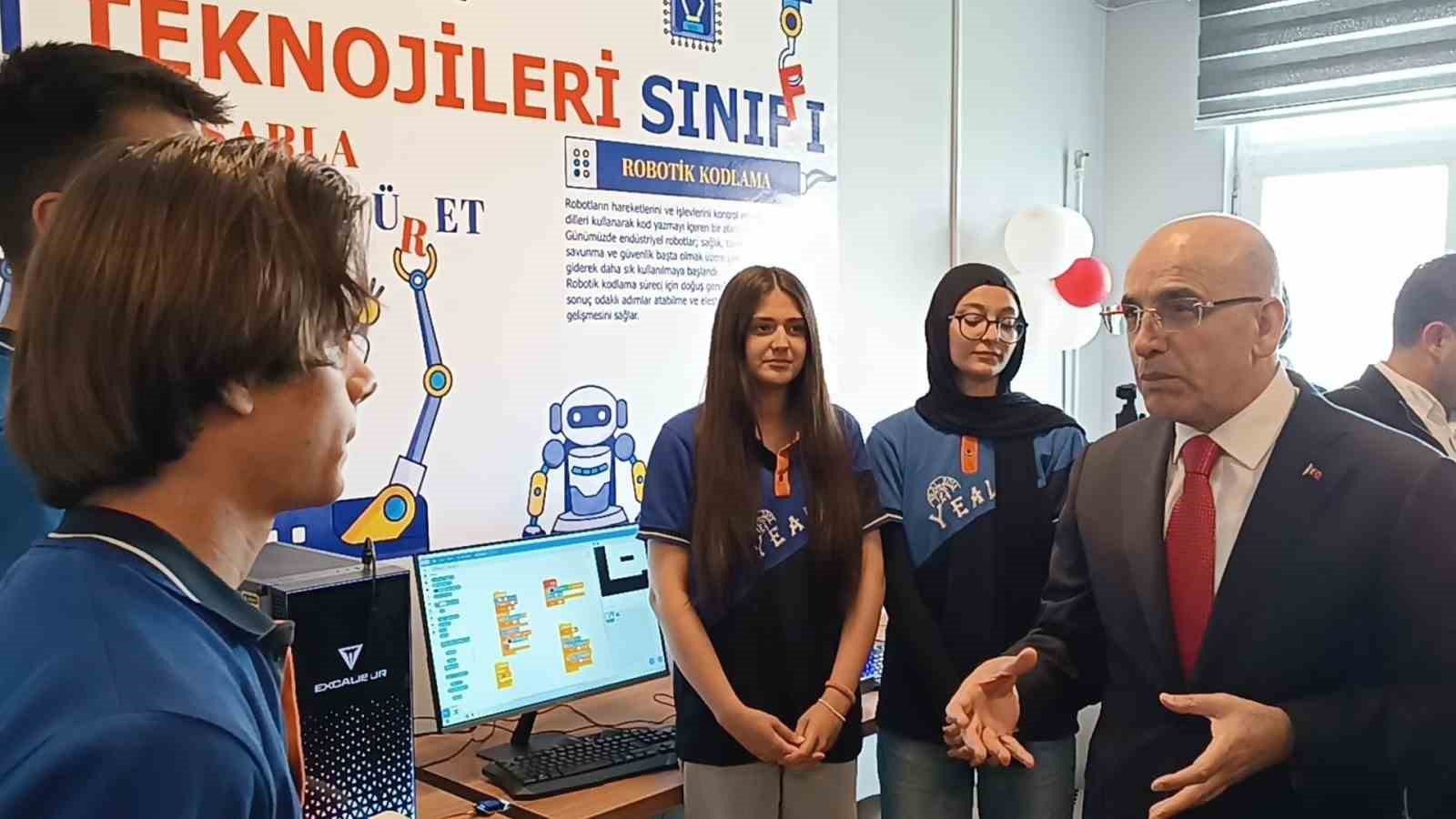 Hazine ve Maliye Bakanı Şimşek, 50 adet yapay zeka at&ouml;lyesinin a&ccedil;ılışını ger&ccedil;ekleştirdi
