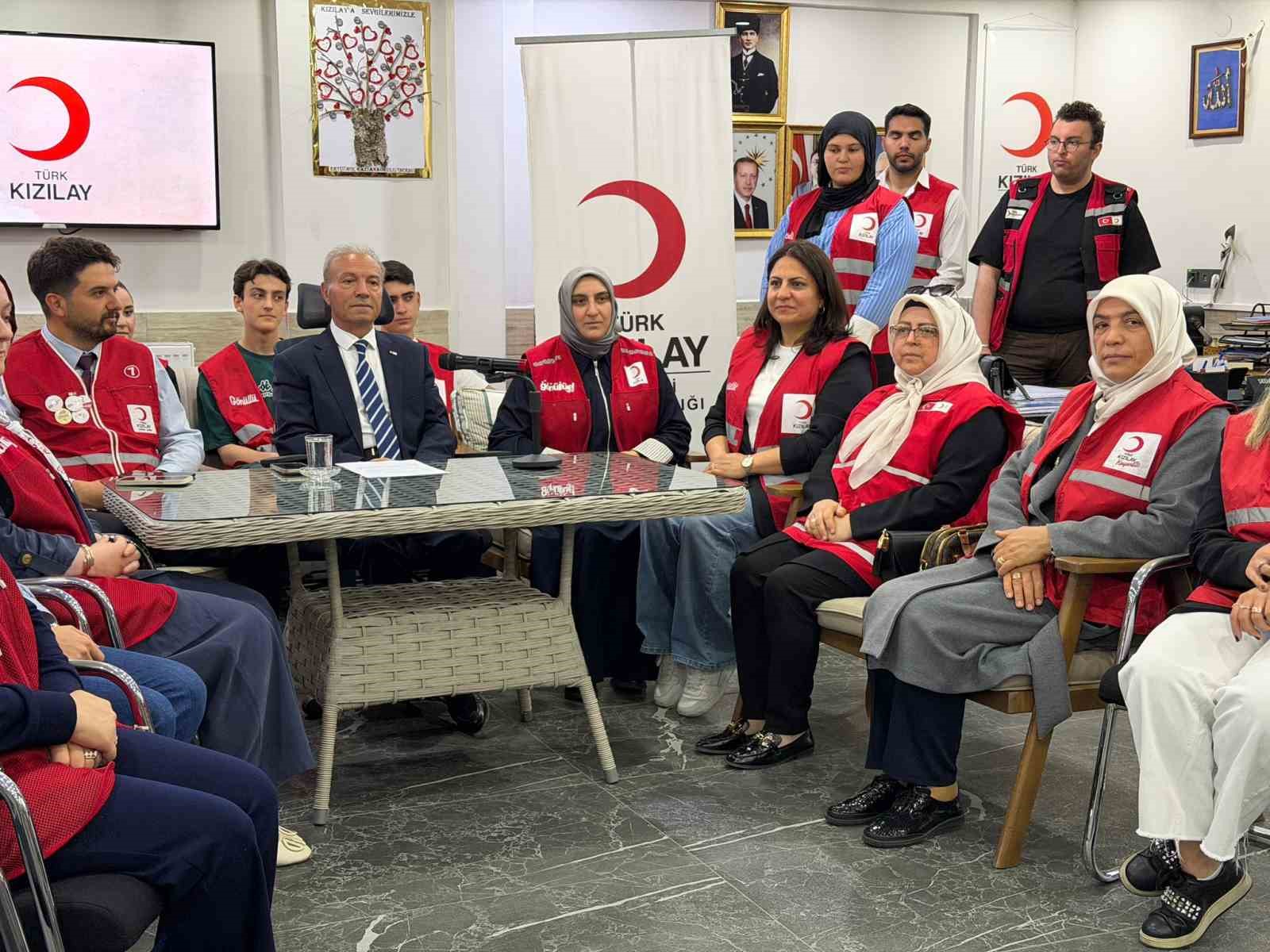 Kızılay Başkanından a&ccedil;ıklama: "Sehven paylaşım nedeniyle &ouml;z&uuml;r dilerim"
