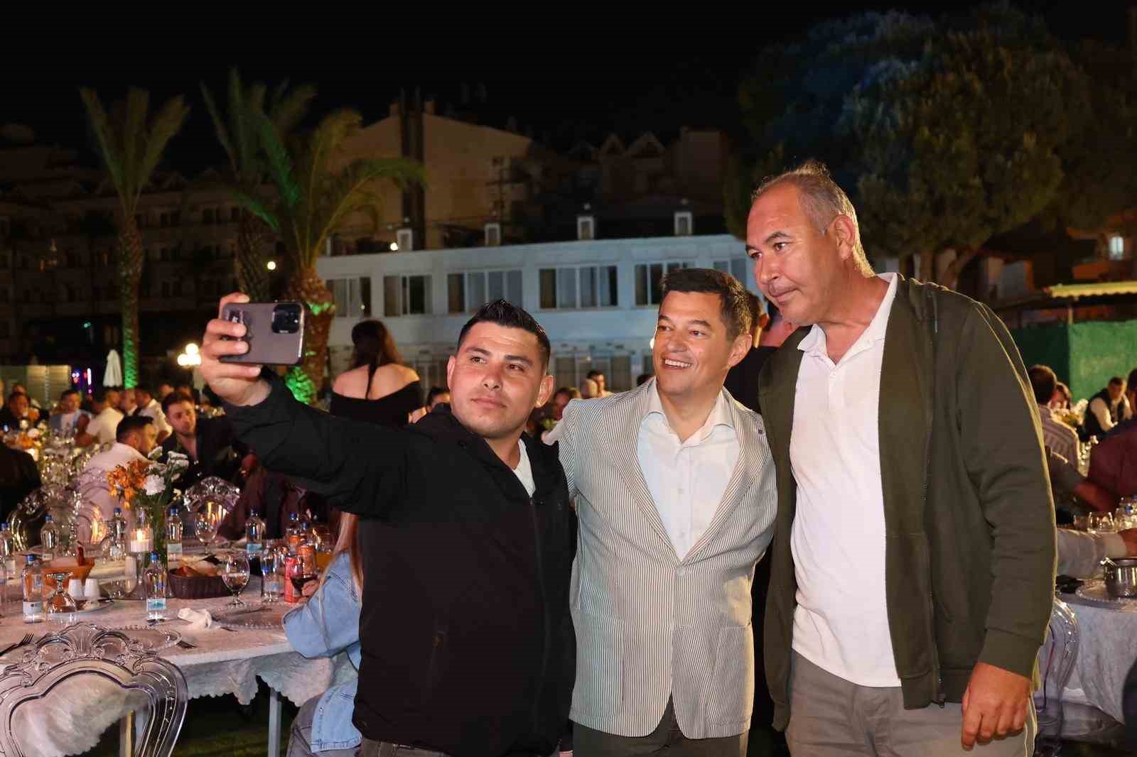 Marmaris Belediyesi personeli sezon &ouml;ncesi moral depoladı
