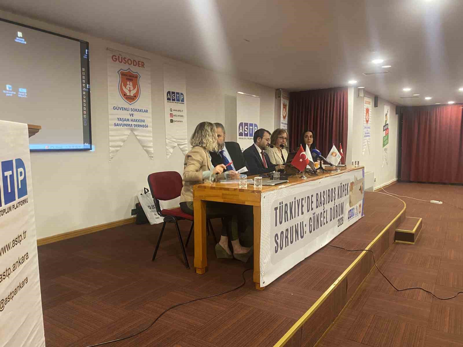 Başıboş k&ouml;pek mağdurları panelde buluştu
