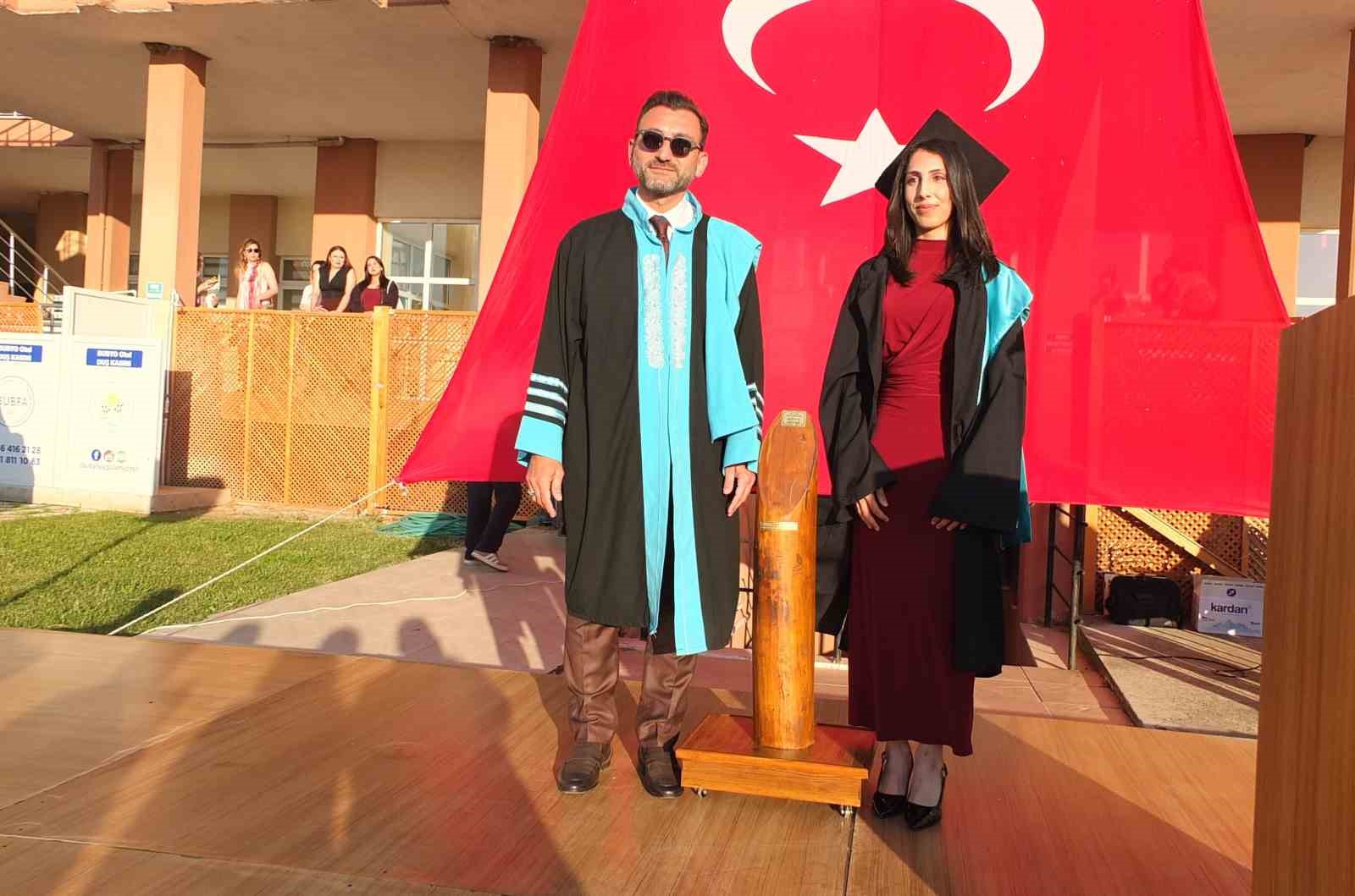 Balıkesir’de Uygulamalı Bilimler Fakültesi ilk mezunlarını verdi