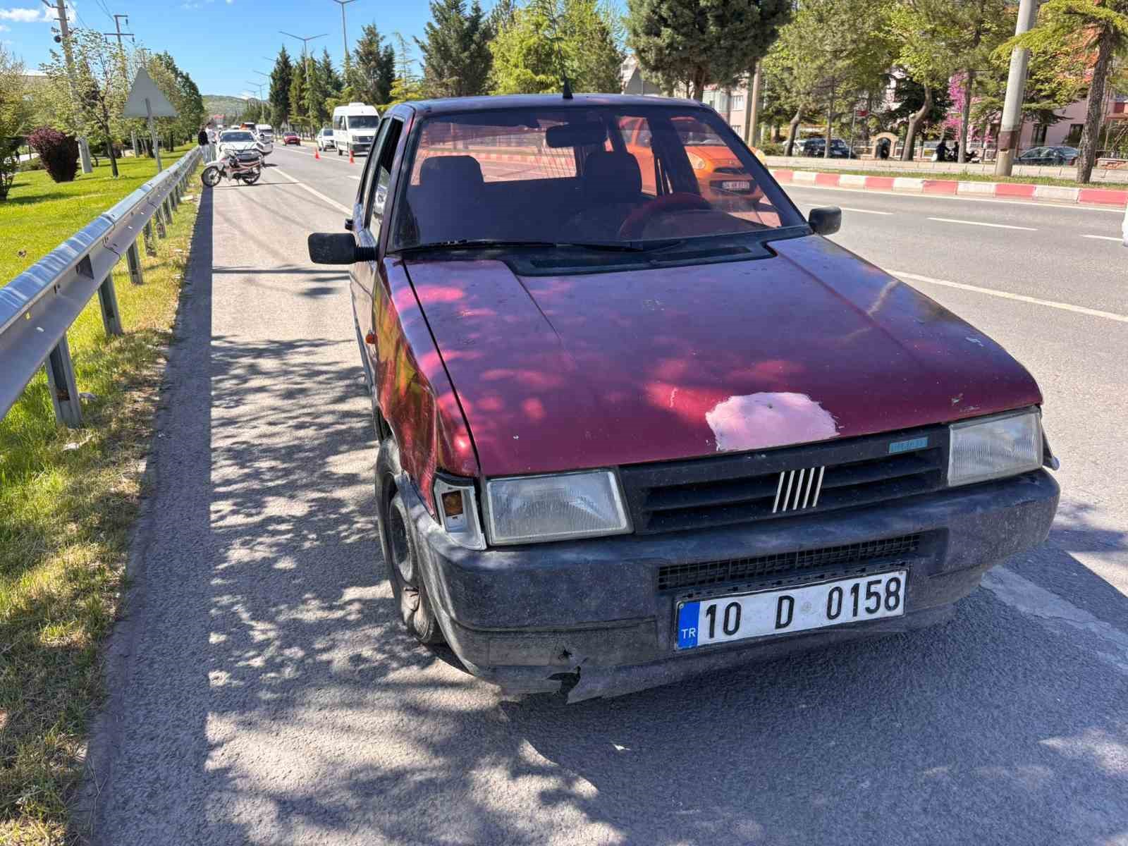 Tavşanlı&rsquo;da otomobil motosiklete &ccedil;arptı: 1 ağır yaralı
