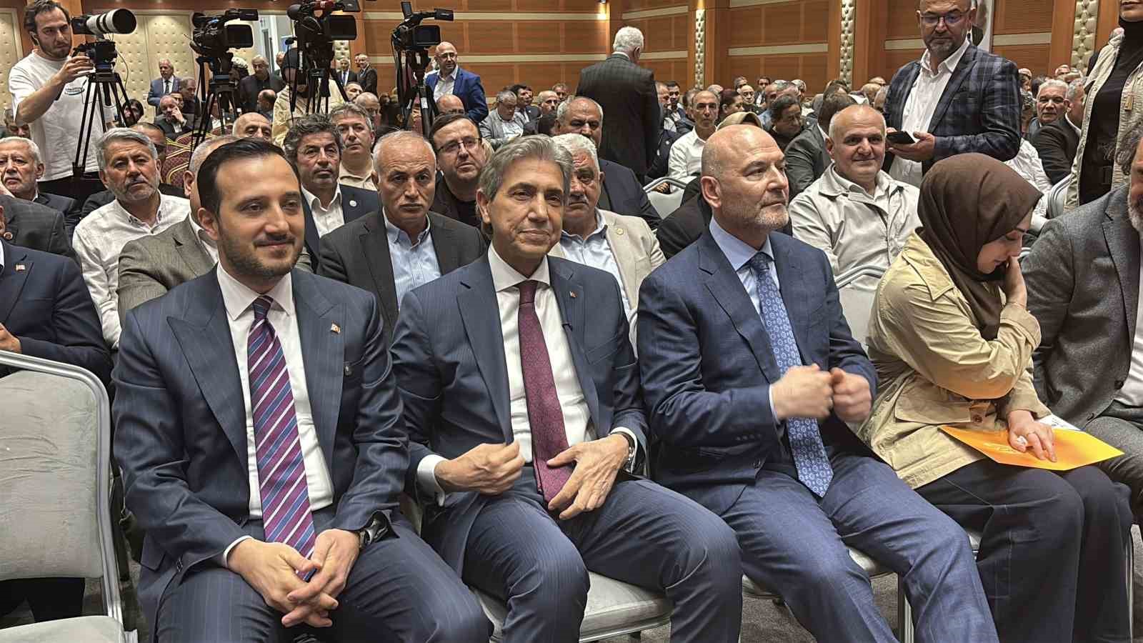 AK Parti İstanbul İl Başkanlığından "Yerel Y&ouml;netimlerde İlk Basamak: Muhtarlarımız" paneli
