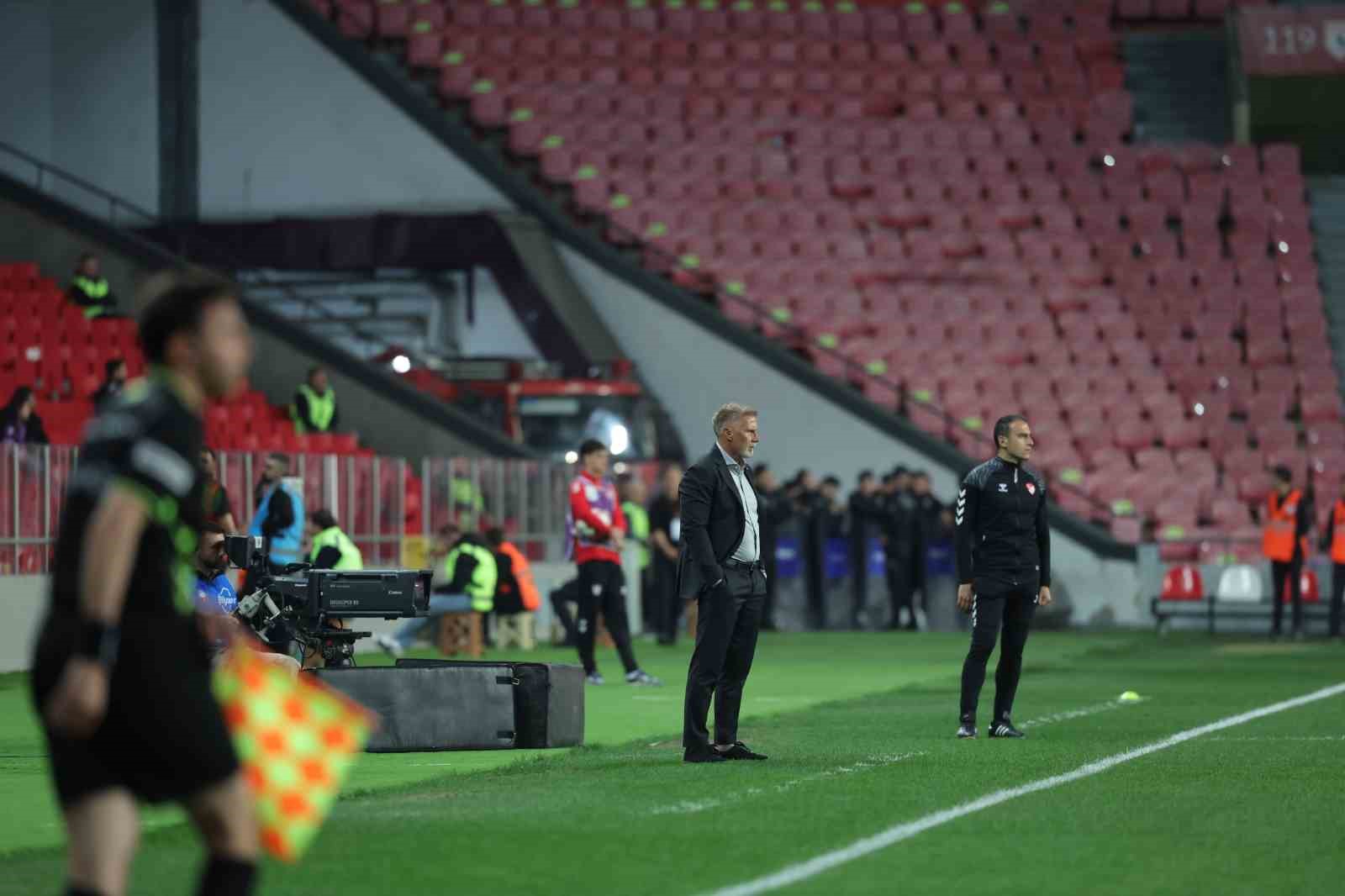Trendyol S&uuml;per Lig: Samsunspor: 0 - G&ouml;ztepe: 0 (Ma&ccedil; devam ediyor)
