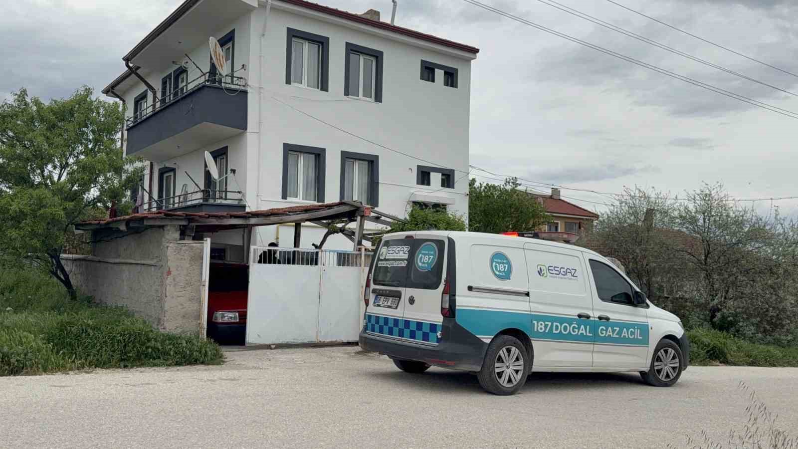 Yaşlı kadın banyoda ölü bulundu