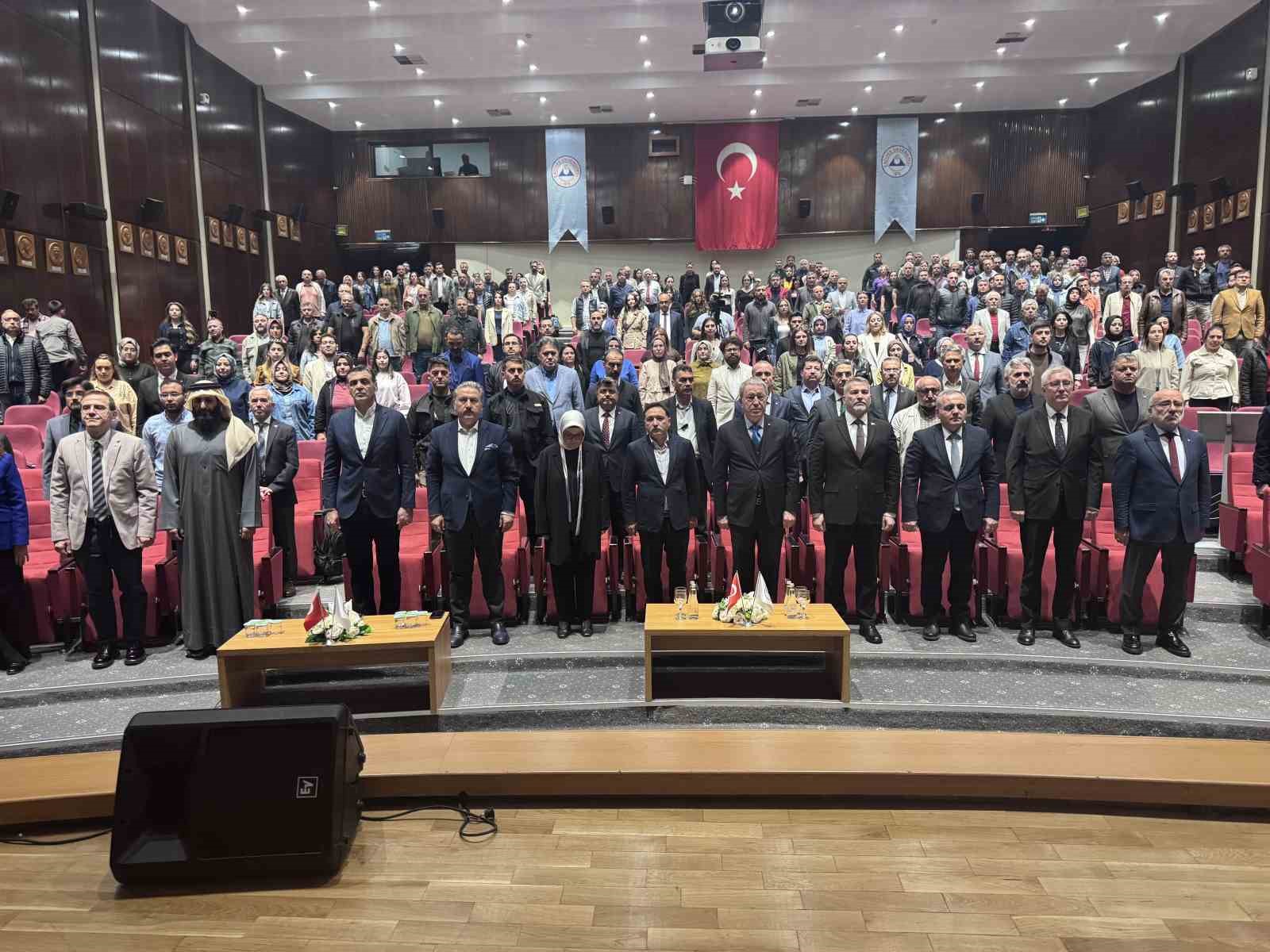 Hulusi Akar: "Güç, beka ve refahın istikrarı için eğitimi olmazsa olmaz görüyoruz"