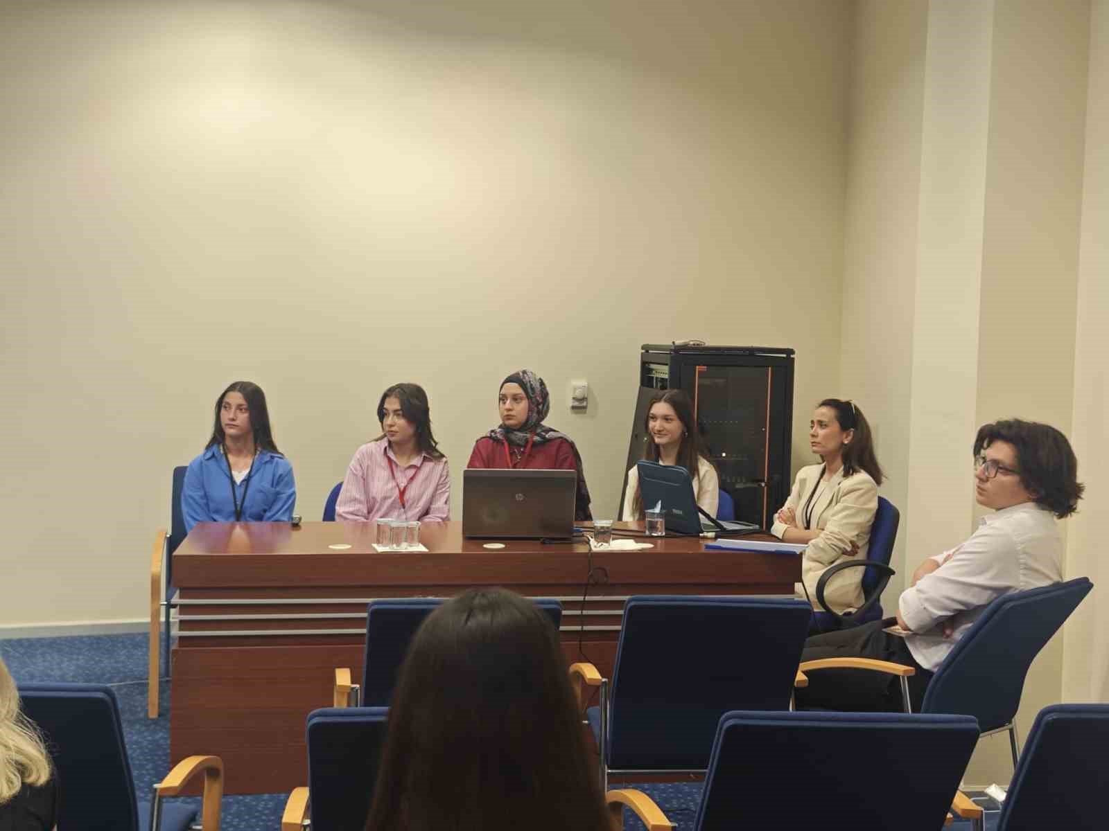 Meslek Lisesi Öğrencileri Eskişehir Sempozyumu’nda üç akademik çalışma sundu