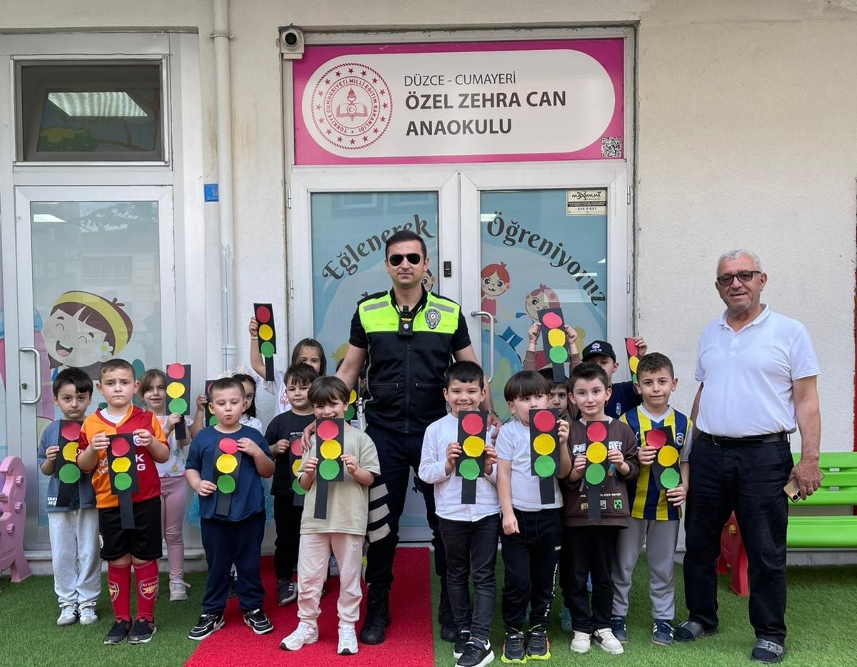 Minik öğrenciler eğlenerek öğreniyor