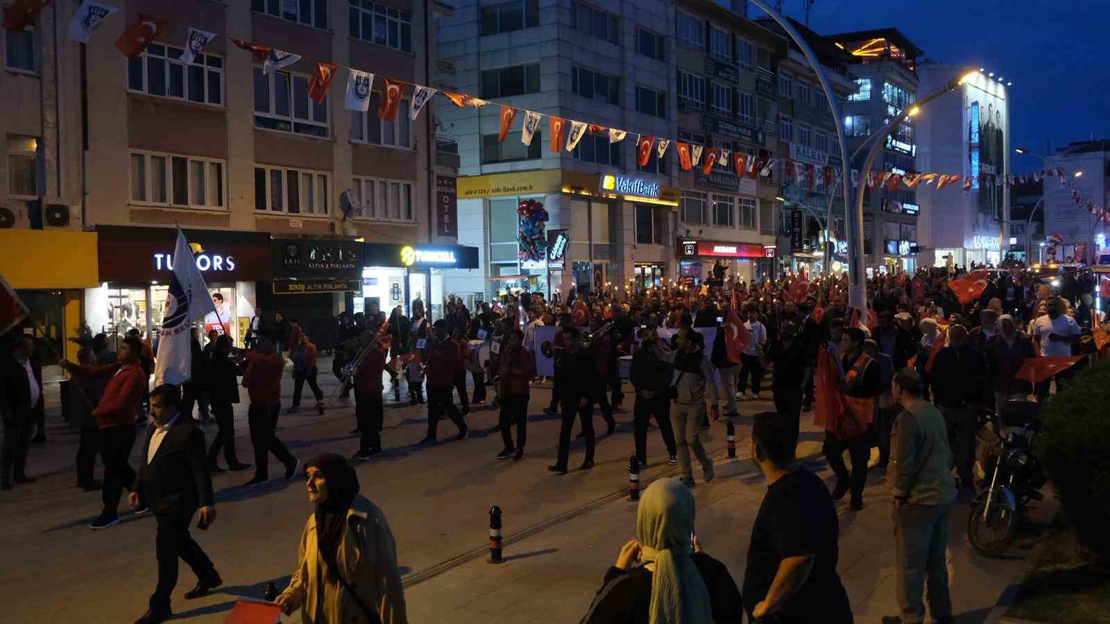 Karaman’da Türk Dil Bayramı etkinlikleri kapsamında fener alayı düzenlendi