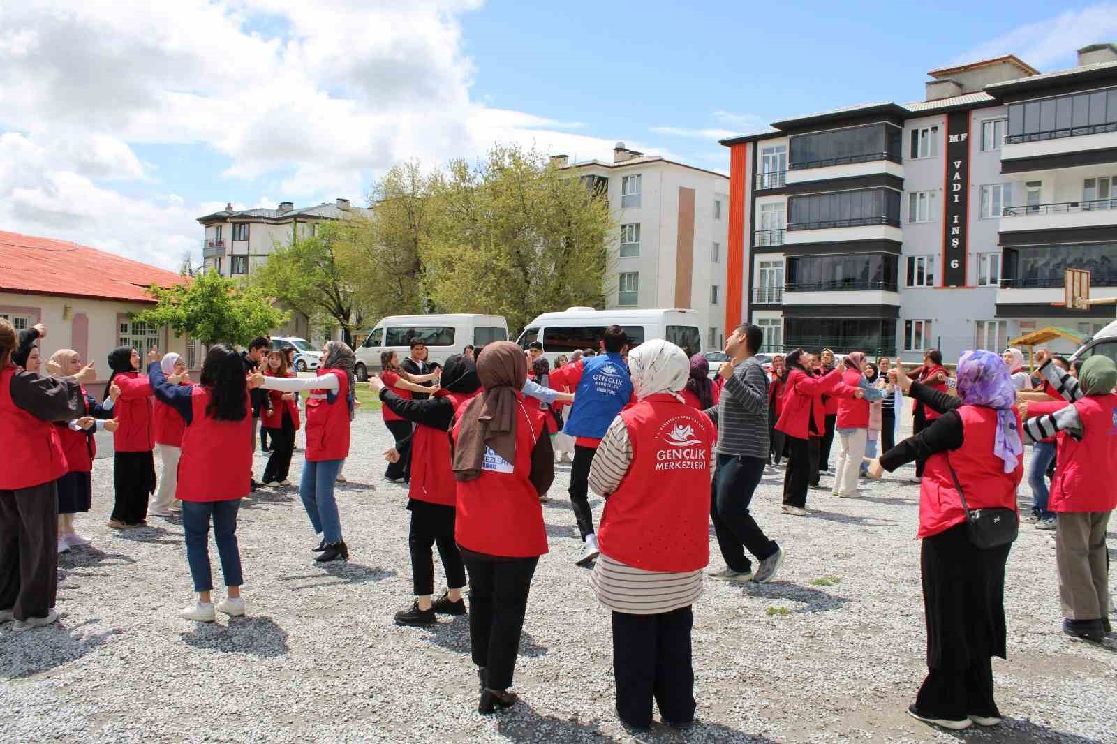 Erzincan’da "Engel Yok" mesajlı renkli buluşma