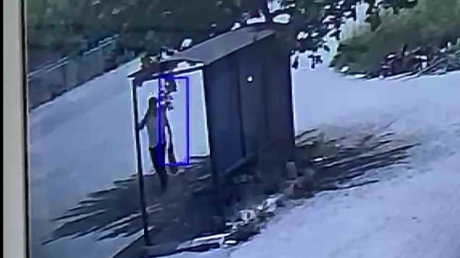 Yaşlı &ccedil;ift, ev almak i&ccedil;in biriktirdikleri 2 kilogram altını dolandırıcılara kaptırdı
