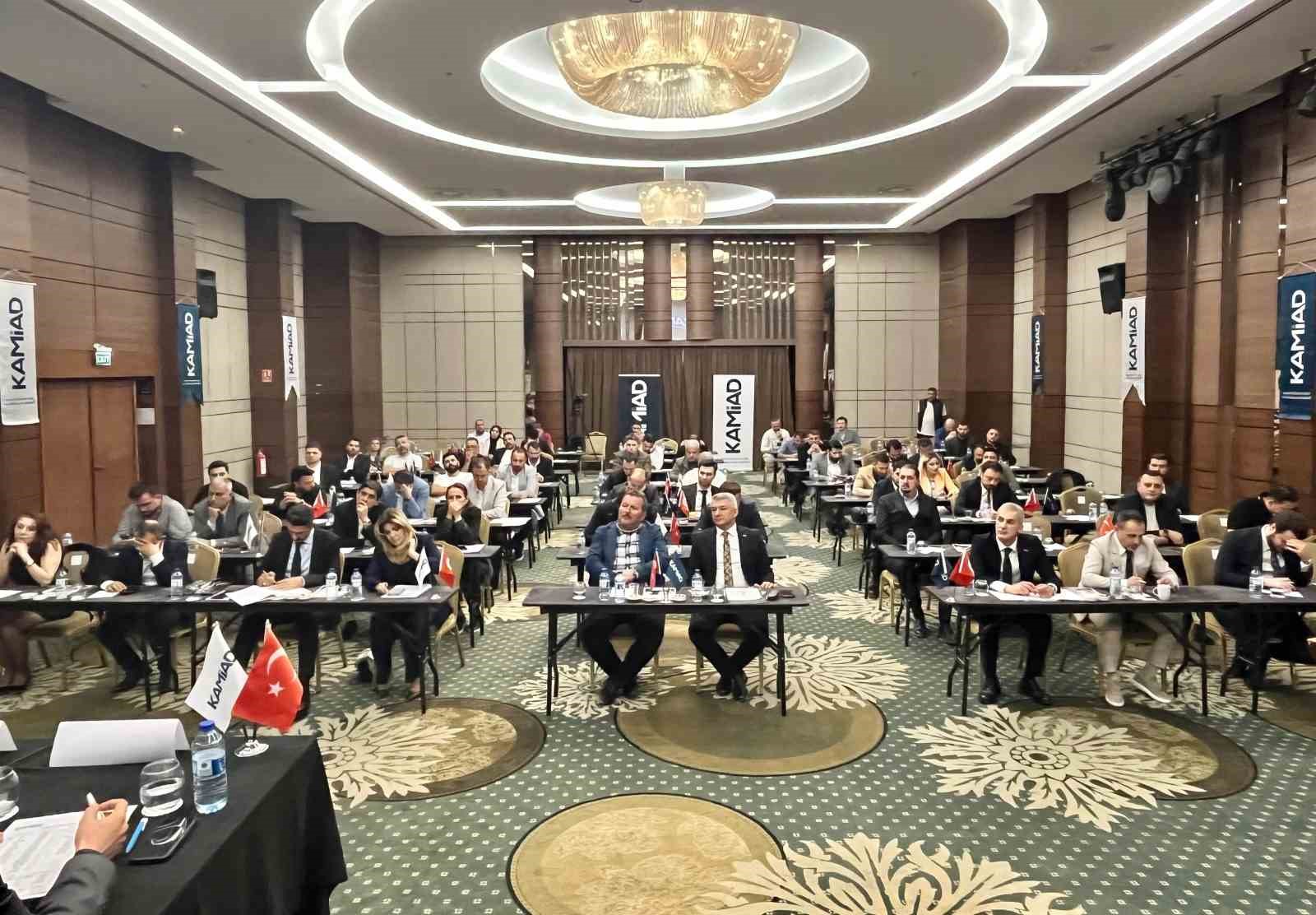 KAMİAD Genel Başkanı Ali Adıgüzel güven tazeledi