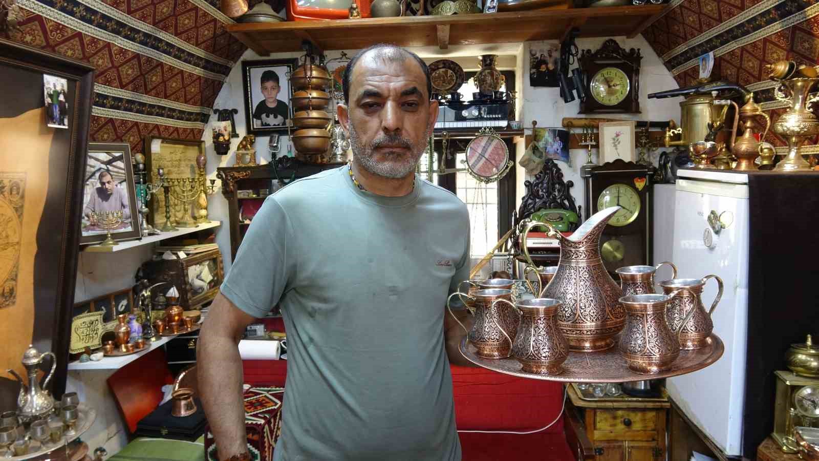 Bakır su takımı 350 bin &ccedil;eki&ccedil; darbesiyle hazırlanıyor
