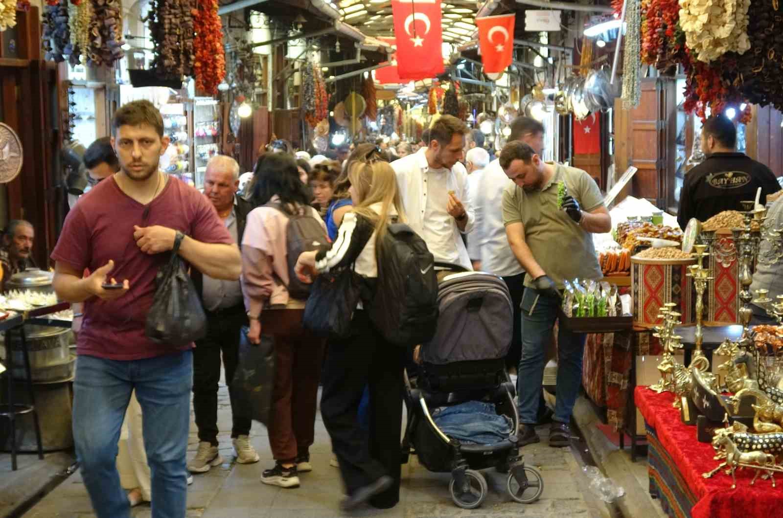 Gaziantep’te tarihi çarşılarda Kurban Bayramı hareketliliği başladı
