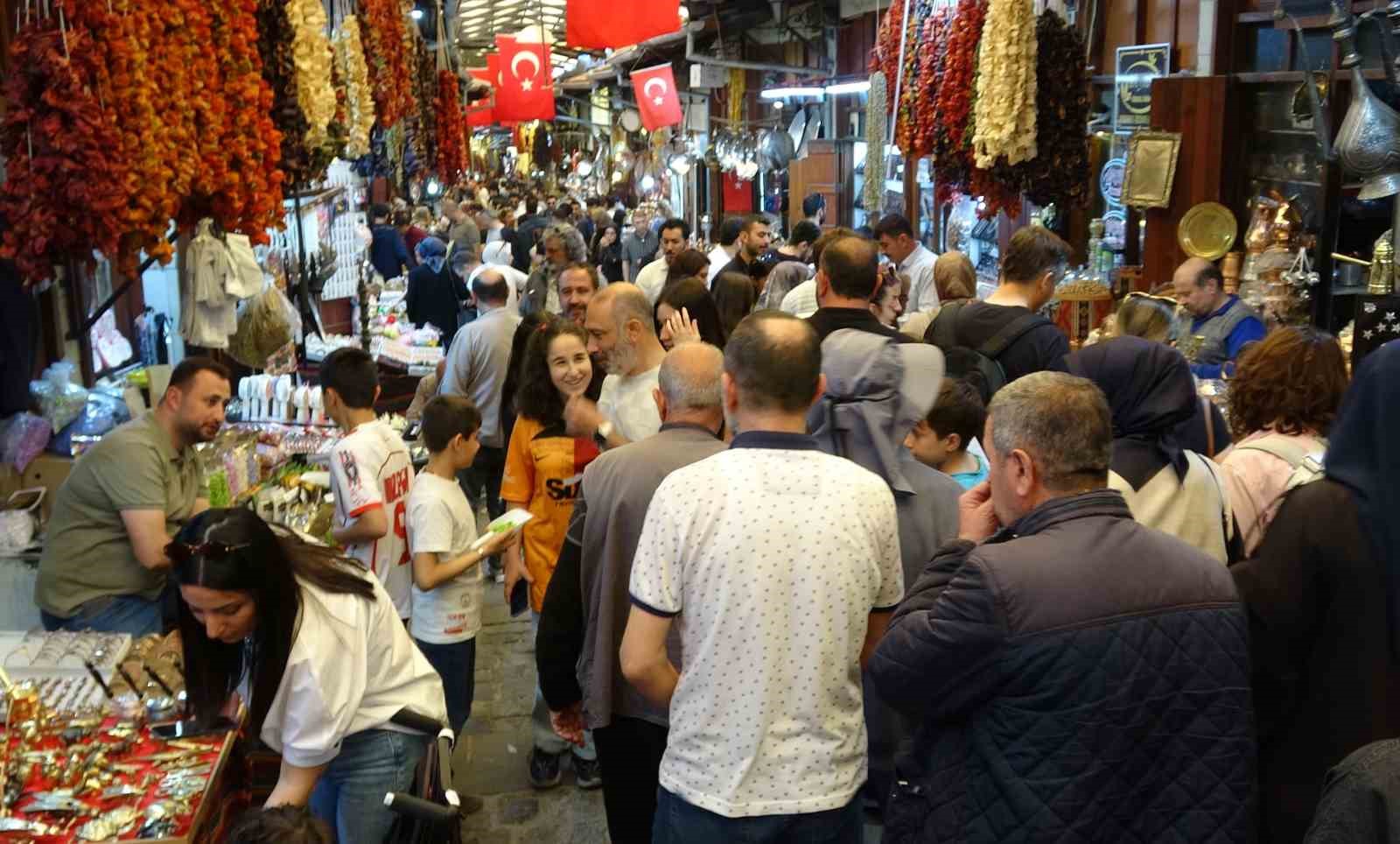 Gaziantep&rsquo;te tarihi &ccedil;arşılarda Kurban Bayramı hareketliliği başladı
