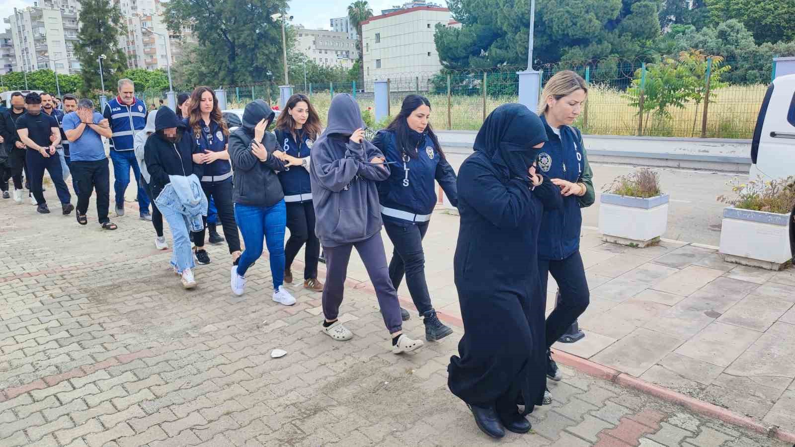 Yasa dışı bahis operasyonunda gazeteci K&uuml;tahyalı ile birlikte 154 ş&uuml;pheli adliyeye sevk edildi
