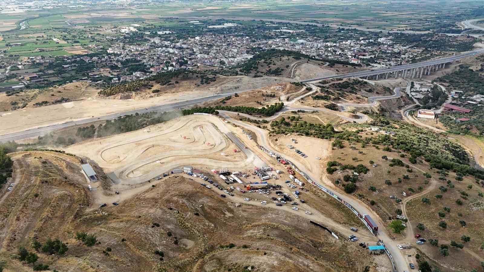AYOSK’ta bayrak değişimi

