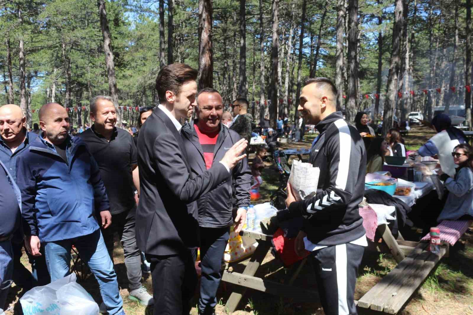 Karab&uuml;k&rsquo;te ceza infaz personeli ve aileleri piknikte buluştu
