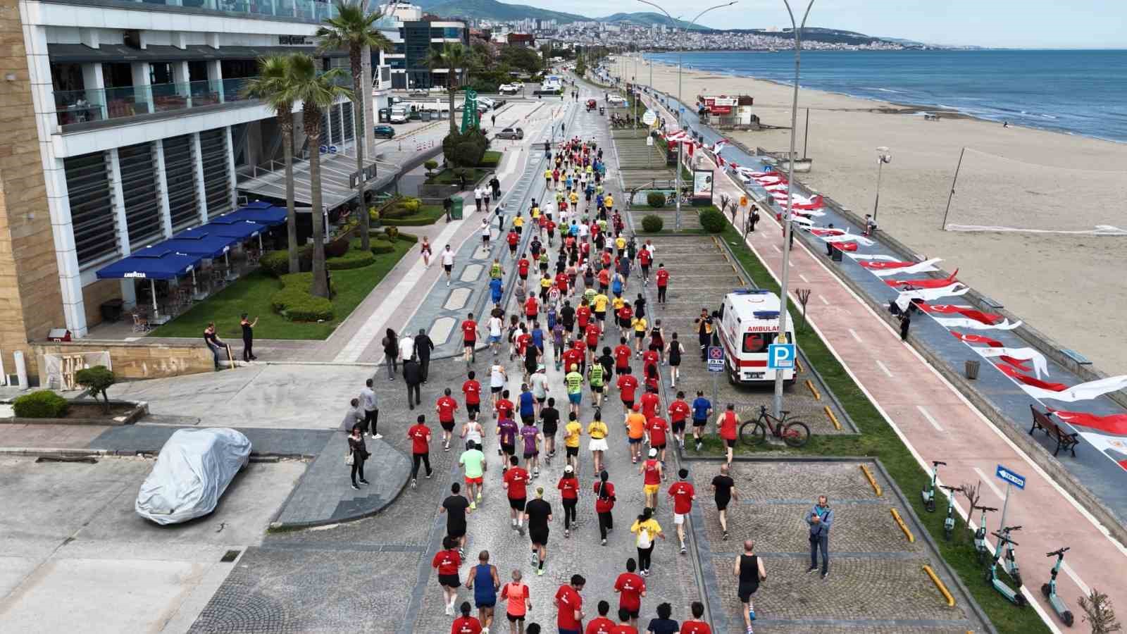 Samsun&rsquo;da 19 Mayıs coşkusu, yarı maraton ve İstiklal Koşusu ile ta&ccedil;landı
