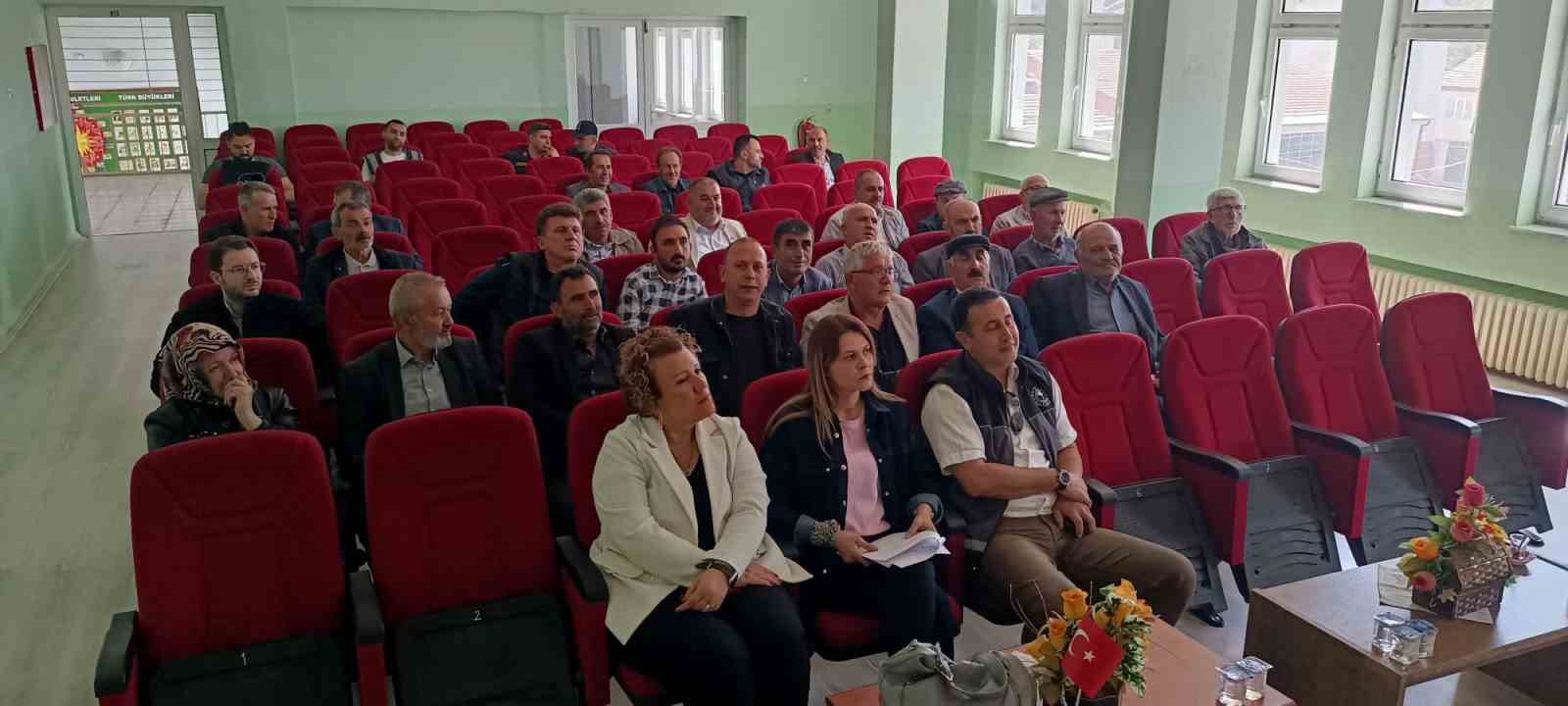 Pazaryeri&rsquo;nde muhtarlara hizmet i&ccedil;i eğitim hamlesi
