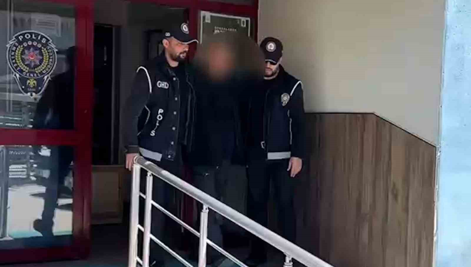Bolu&rsquo;da durdurulan kamyondan 10 d&uuml;zensiz g&ouml;&ccedil;men &ccedil;ıktı: S&uuml;r&uuml;c&uuml; tutuklandı
