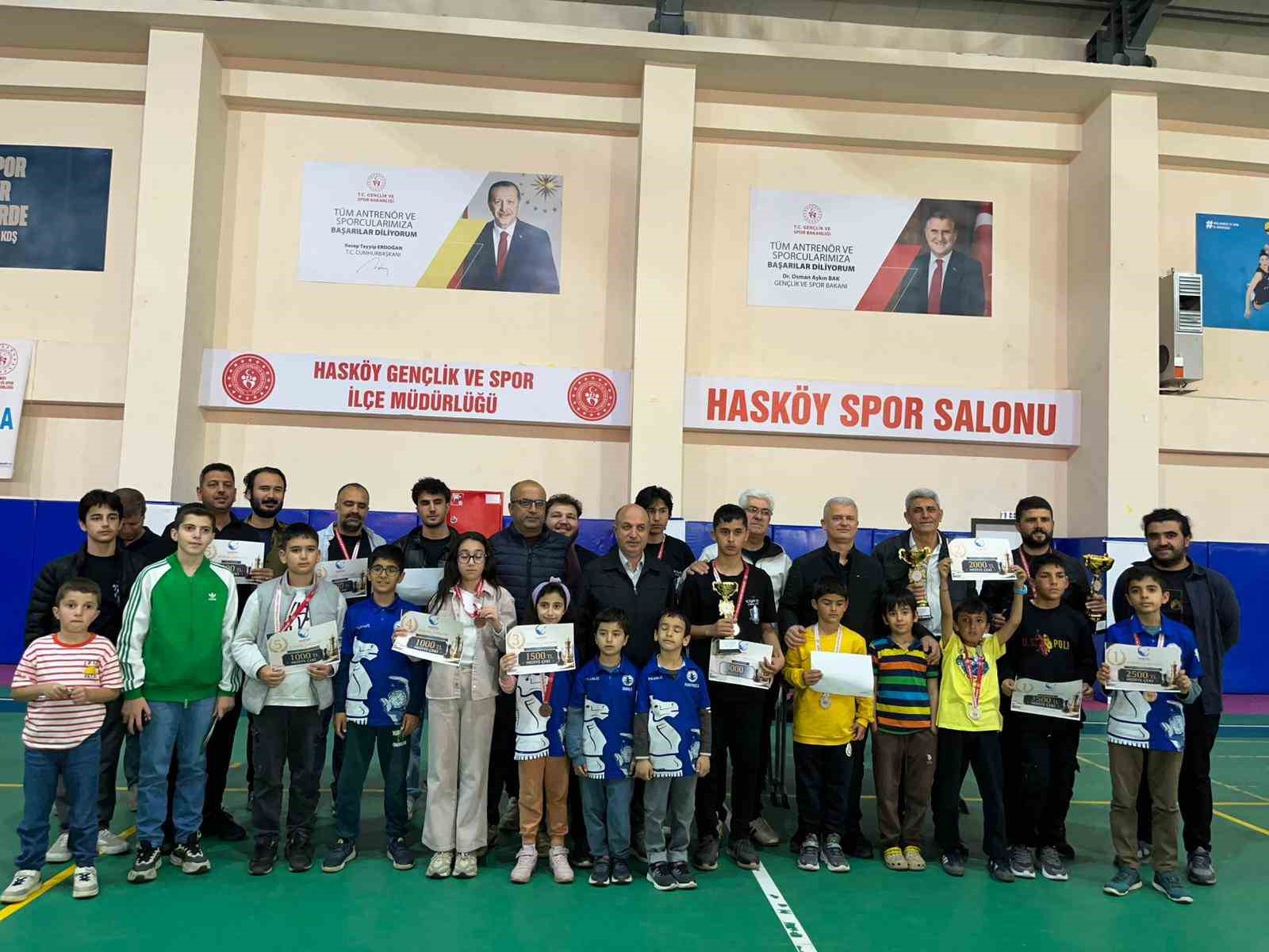 Hask&ouml;y&rsquo;de satran&ccedil; turnuvası tamamlandı
