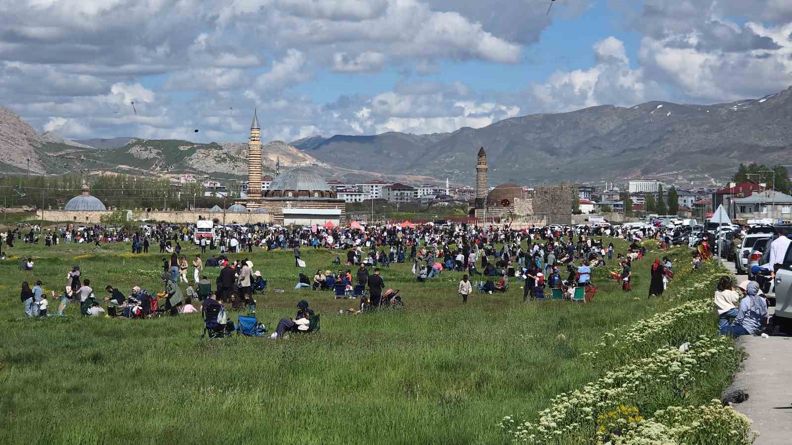 Van&rsquo;da g&ouml;ky&uuml;z&uuml; rengarenk
