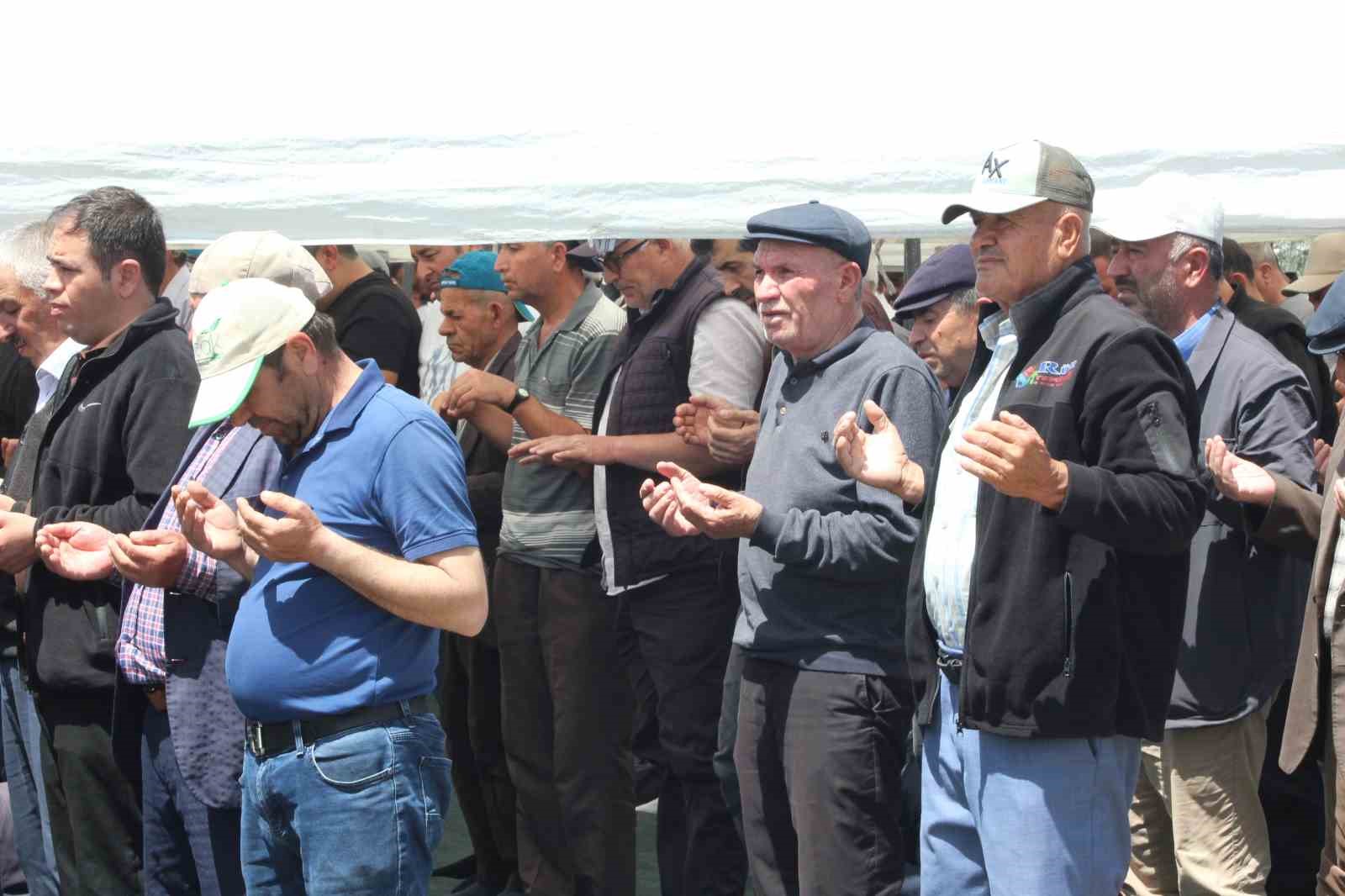 Kuraklıkla anılan Karapınar&rsquo;da yağışlar i&ccedil;in ş&uuml;k&uuml;r duası
