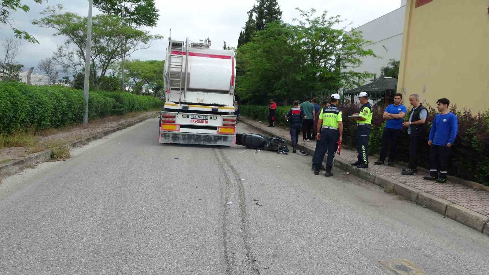 Antalya’da feci kaza: Tırın altında kalan 19 yaşındaki motosikletli genç hayatını kaybetti