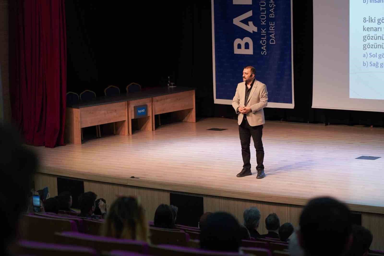 BAR&Uuml;&rsquo;de d&uuml;zenlenen etkinlikte bilim ve mizah buluştu
