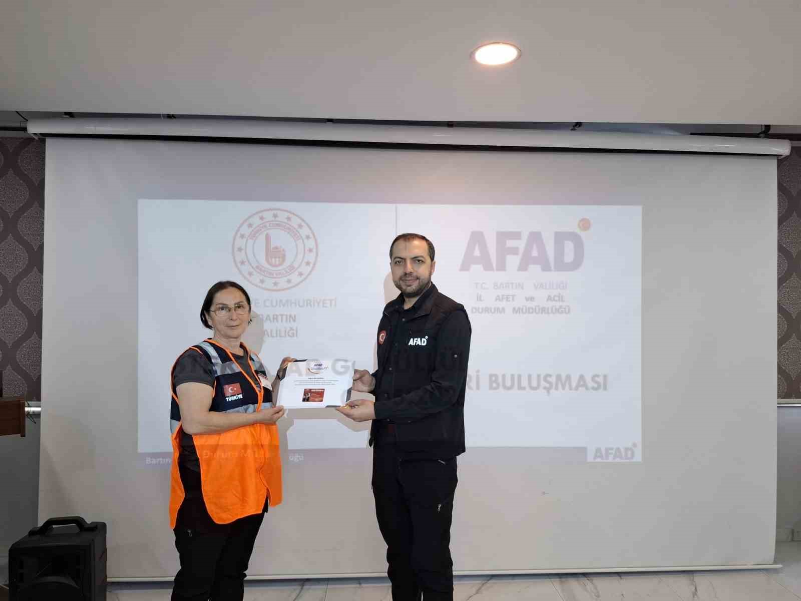 Bartın&rsquo;da 74 AFAD g&ouml;n&uuml;ll&uuml;s&uuml;ne sertifikaları verildi
