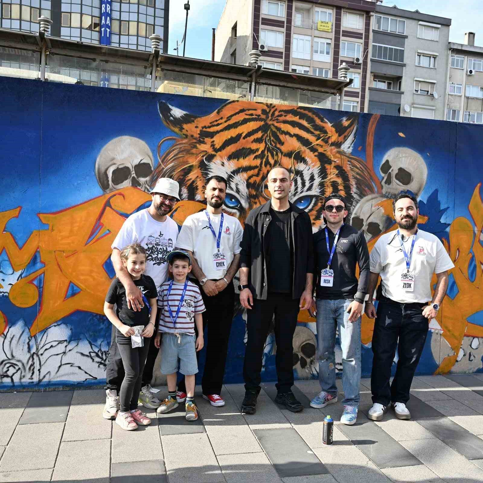 Gaziosmanpaşa&rsquo;da "Sokak Stili Graffiti Festivali" renkli g&ouml;r&uuml;nt&uuml;lere sahne oldu
