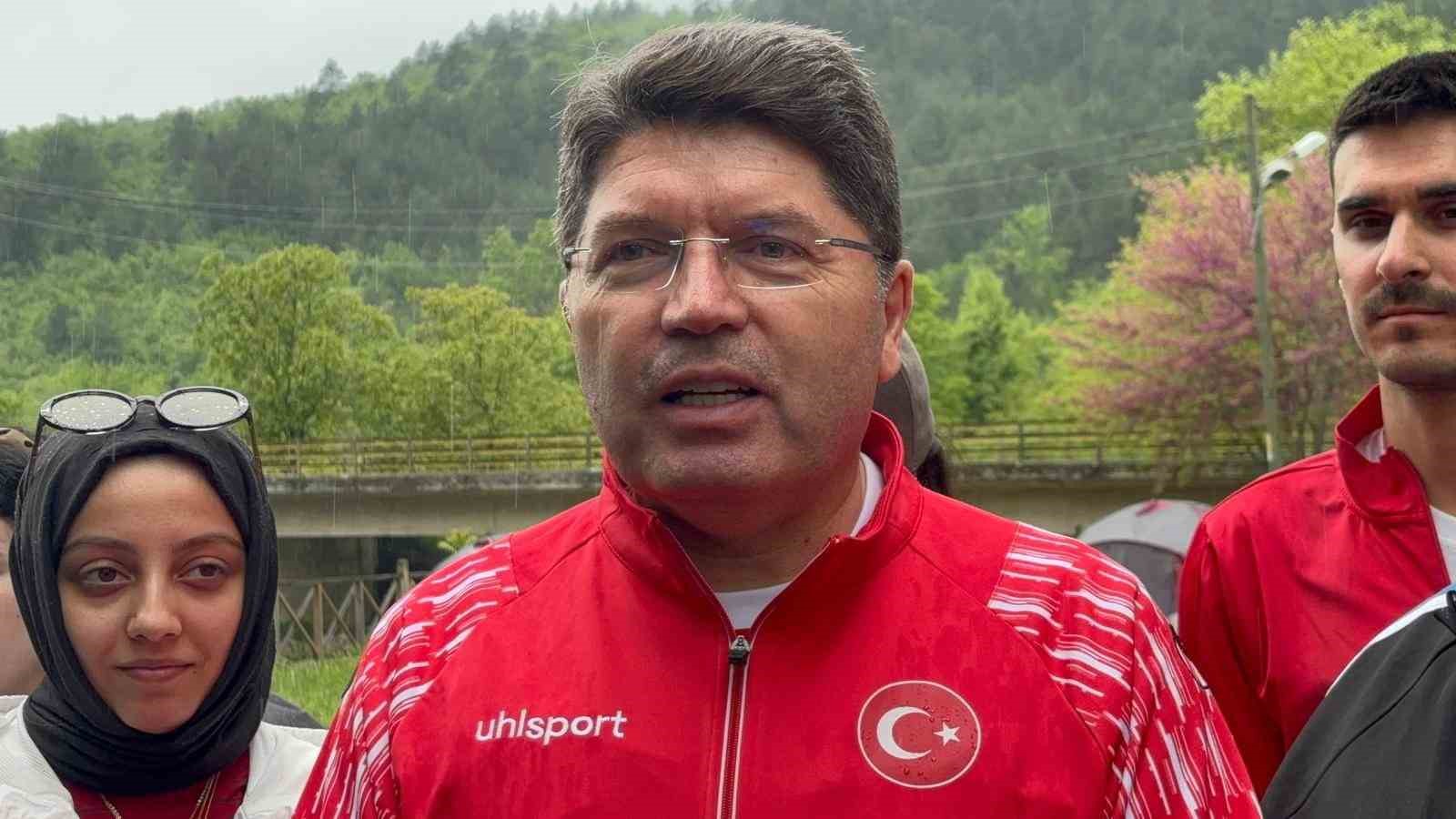 Bartın&rsquo;da gen&ccedil;ler ilk kez aşk acısını dindiren şelaleyi g&ouml;rd&uuml;
