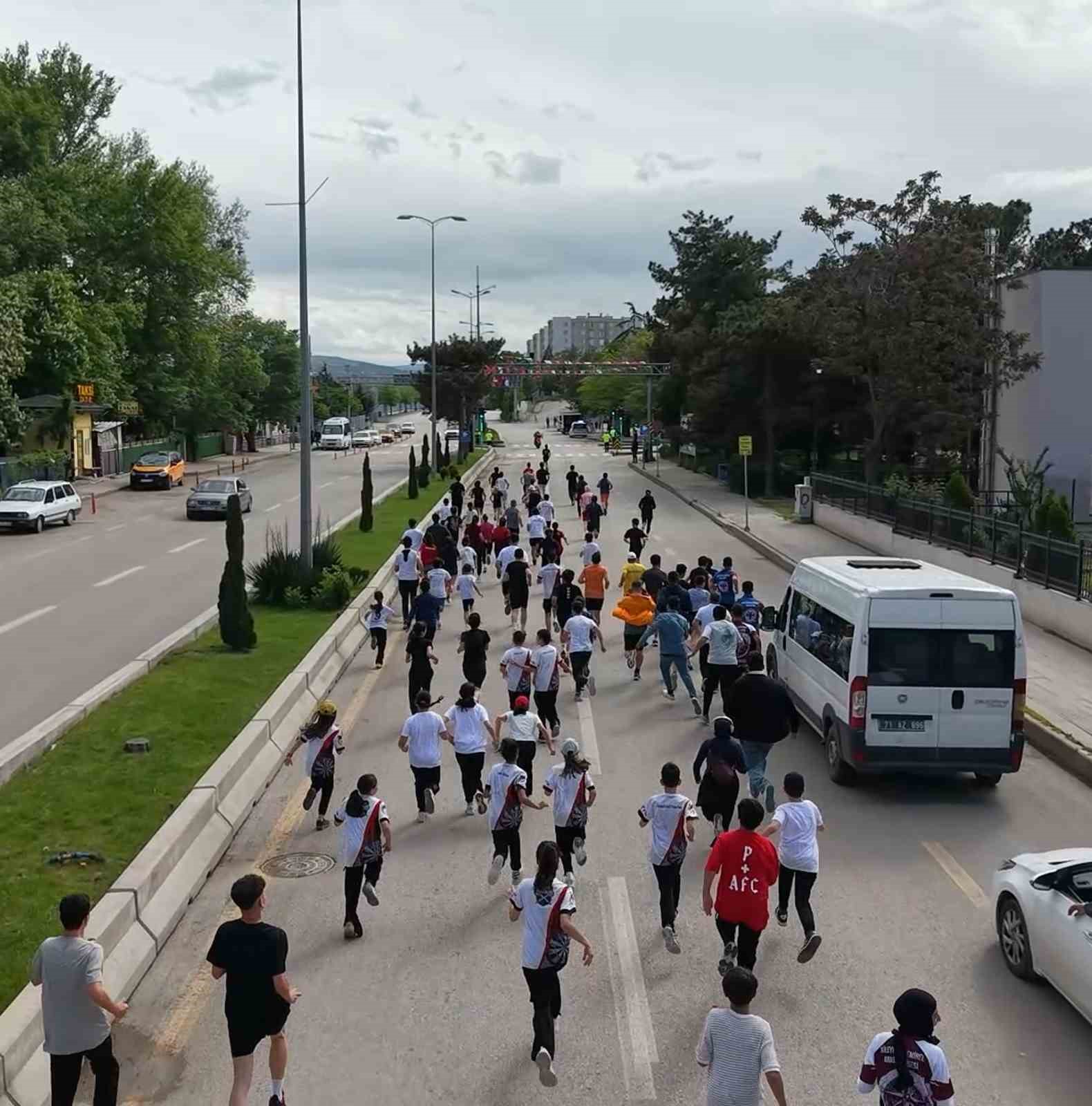 Kırıkkale&rsquo;de vatandaşlar halk koşusunda yarıştı
