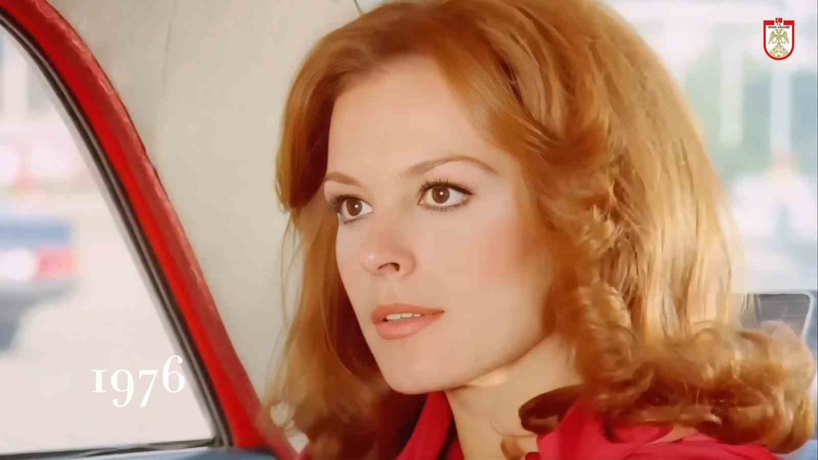 H&uuml;lya Ko&ccedil;yiğit&rsquo;in 50 yıllık film sahnesi Sivas&rsquo;ta yeniden canlandırıldı
