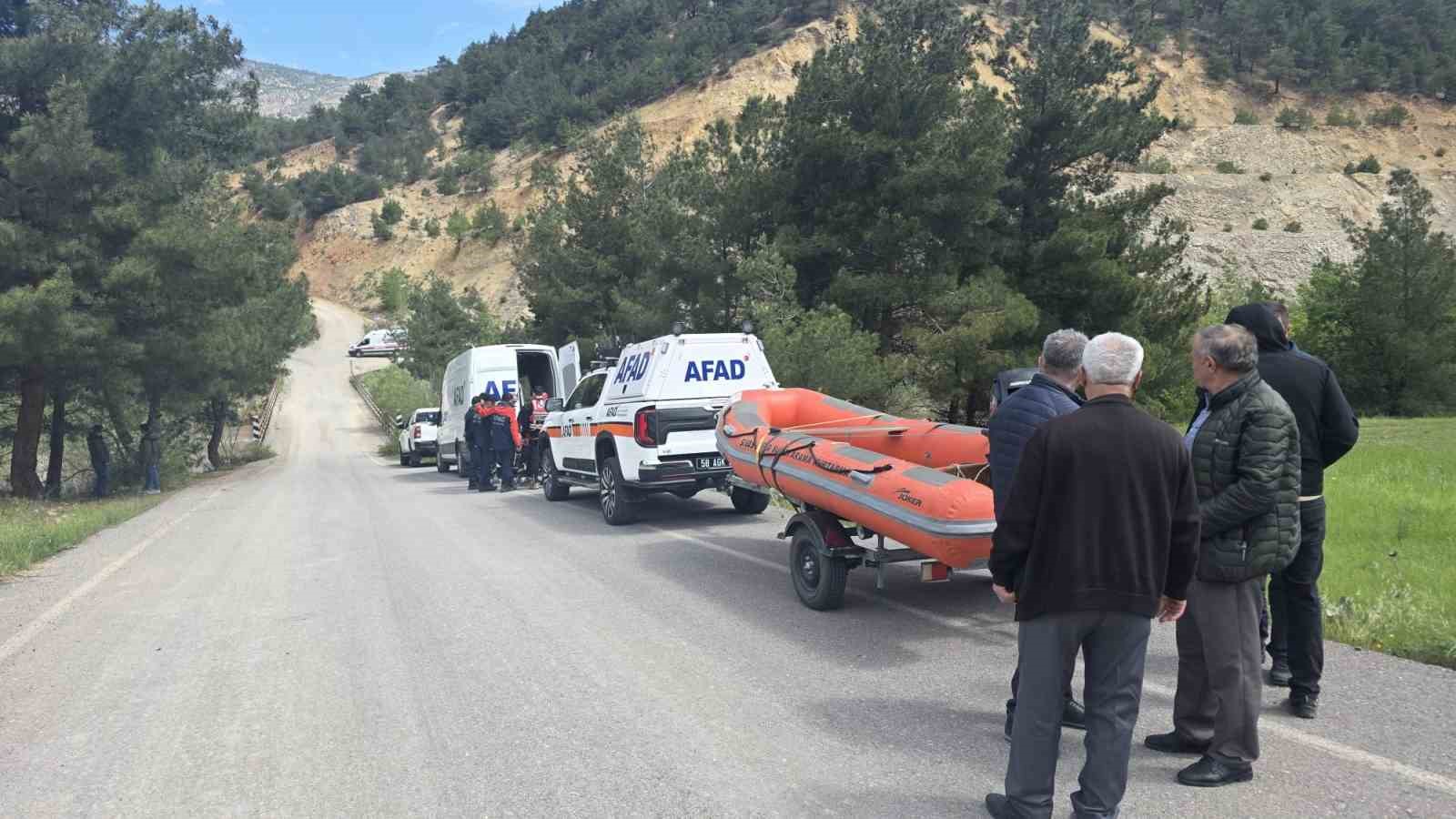 Kazanın şokuyla kendini Kelkit Çayı’na attı, AFAD ekiplerinin arama çalışmaları sürüyor