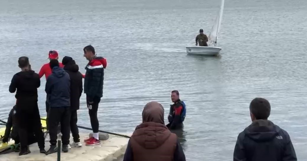 &Ccedil;ıldır G&ouml;l&uuml;&rsquo;nde yelken ve k&uuml;rek heyecanı yaşandı
