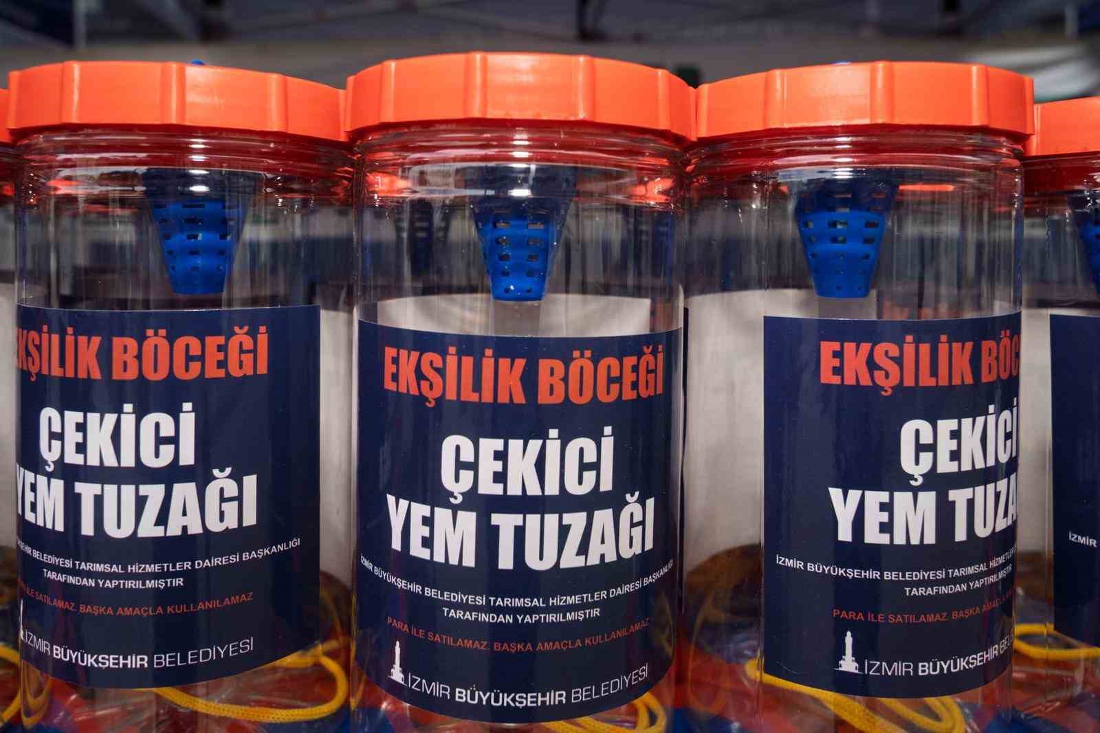 Tireli incir üreticisine ekşilik böceğine karşı tuzak dağıtıldı