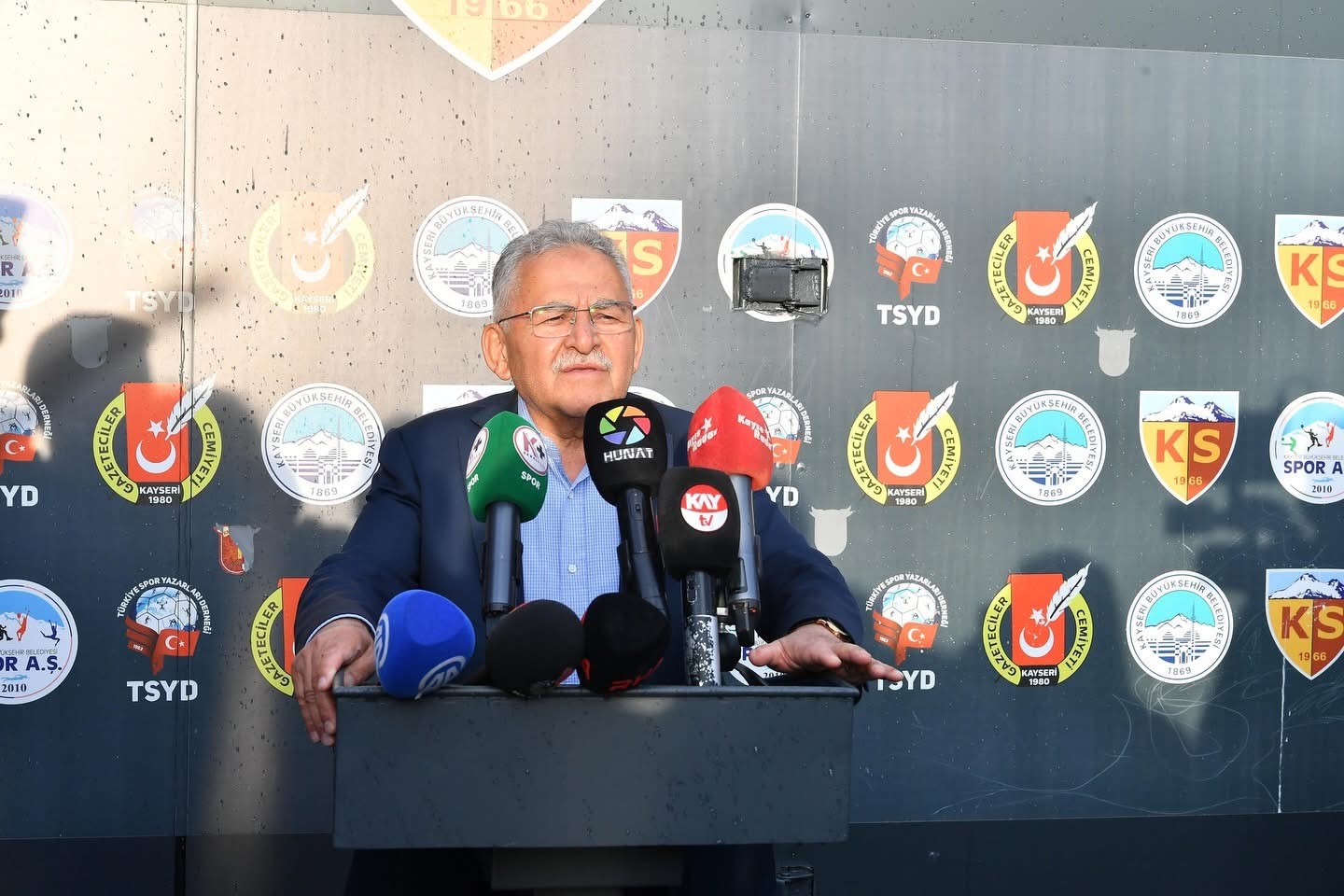 Kayserispor Onursal Başkanı Büyükkılıç: "Kayserispor bu şehrin değeridir"
