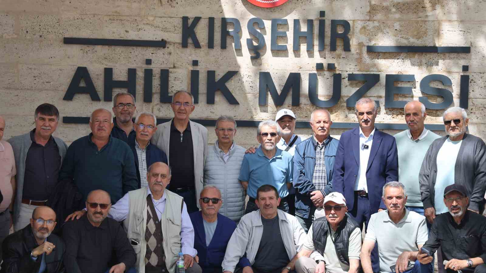 ERÜ İlahiyat Fakültesi 1985 mezunları Kırşehir’de buluştu