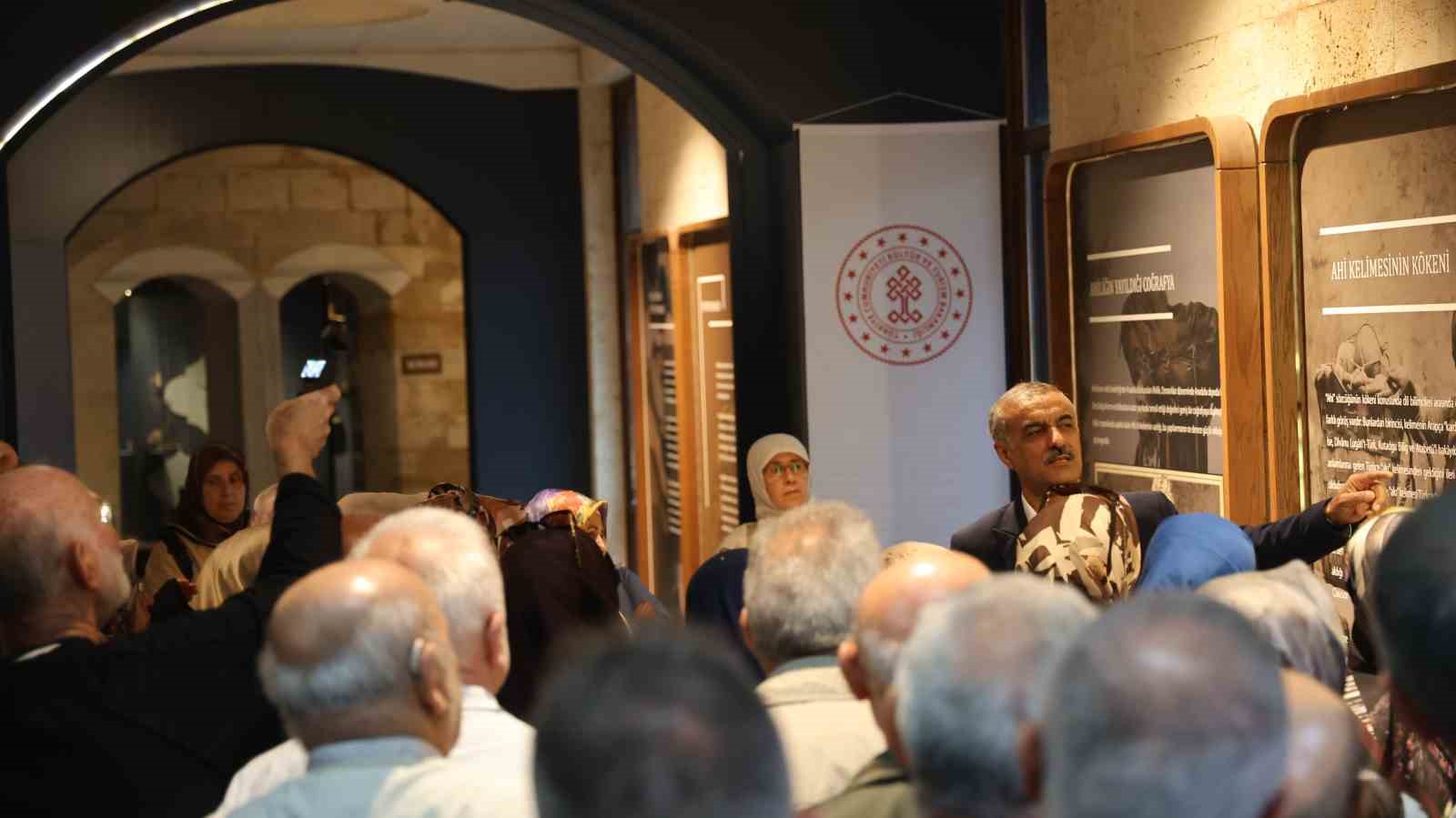 ERÜ İlahiyat Fakültesi 1985 mezunları Kırşehir’de buluştu