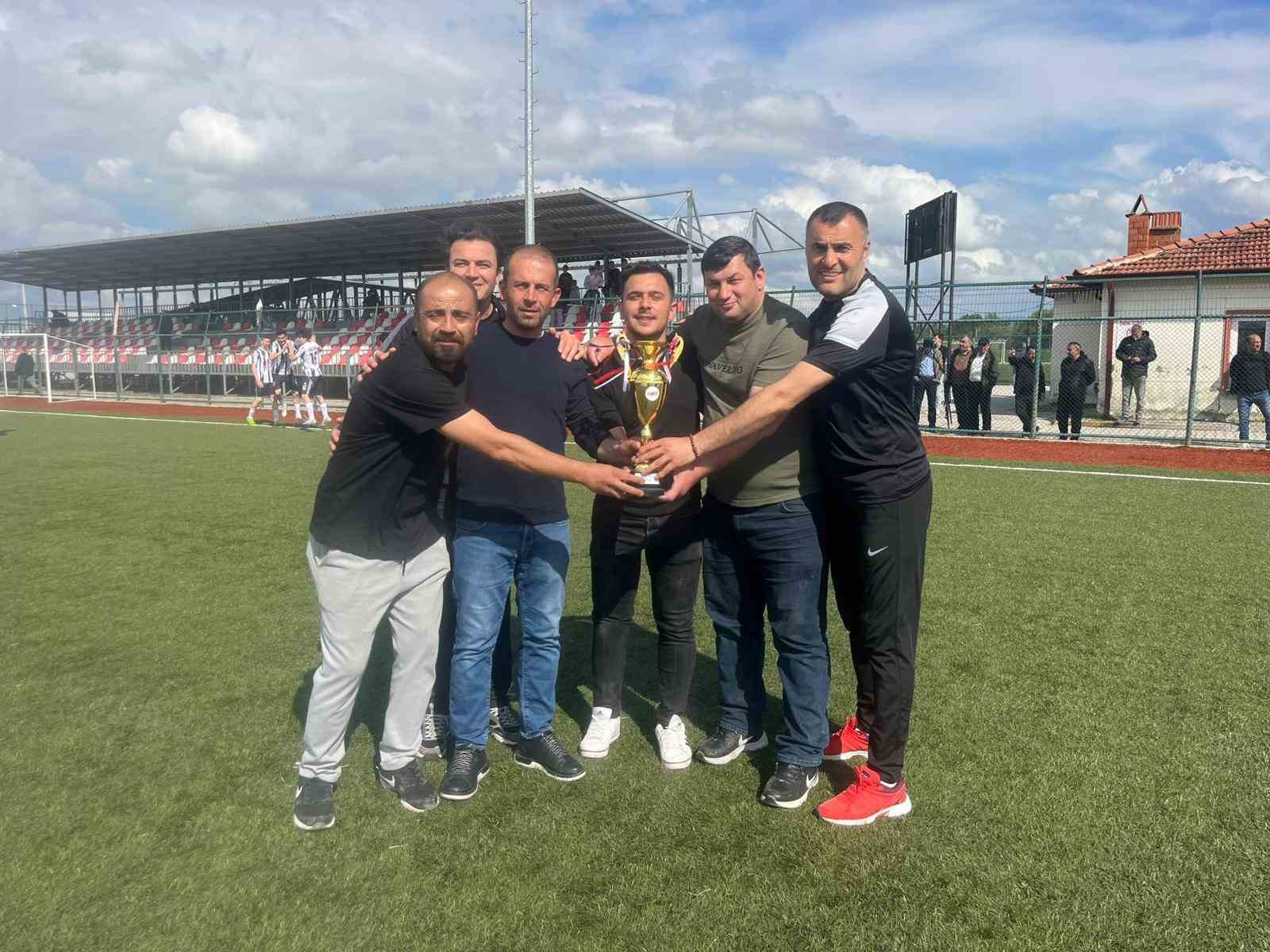 Tavşanlı&rsquo;da ligin bitimine 2 hafta kala şampiyon G&ouml;belspor oldu
