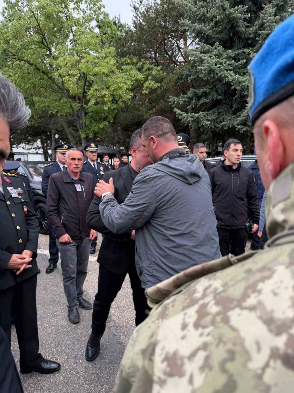 Bolu&rsquo;da kalp krizine yenik d&uuml;şen gen&ccedil; komutan memleketine uğurlandı
