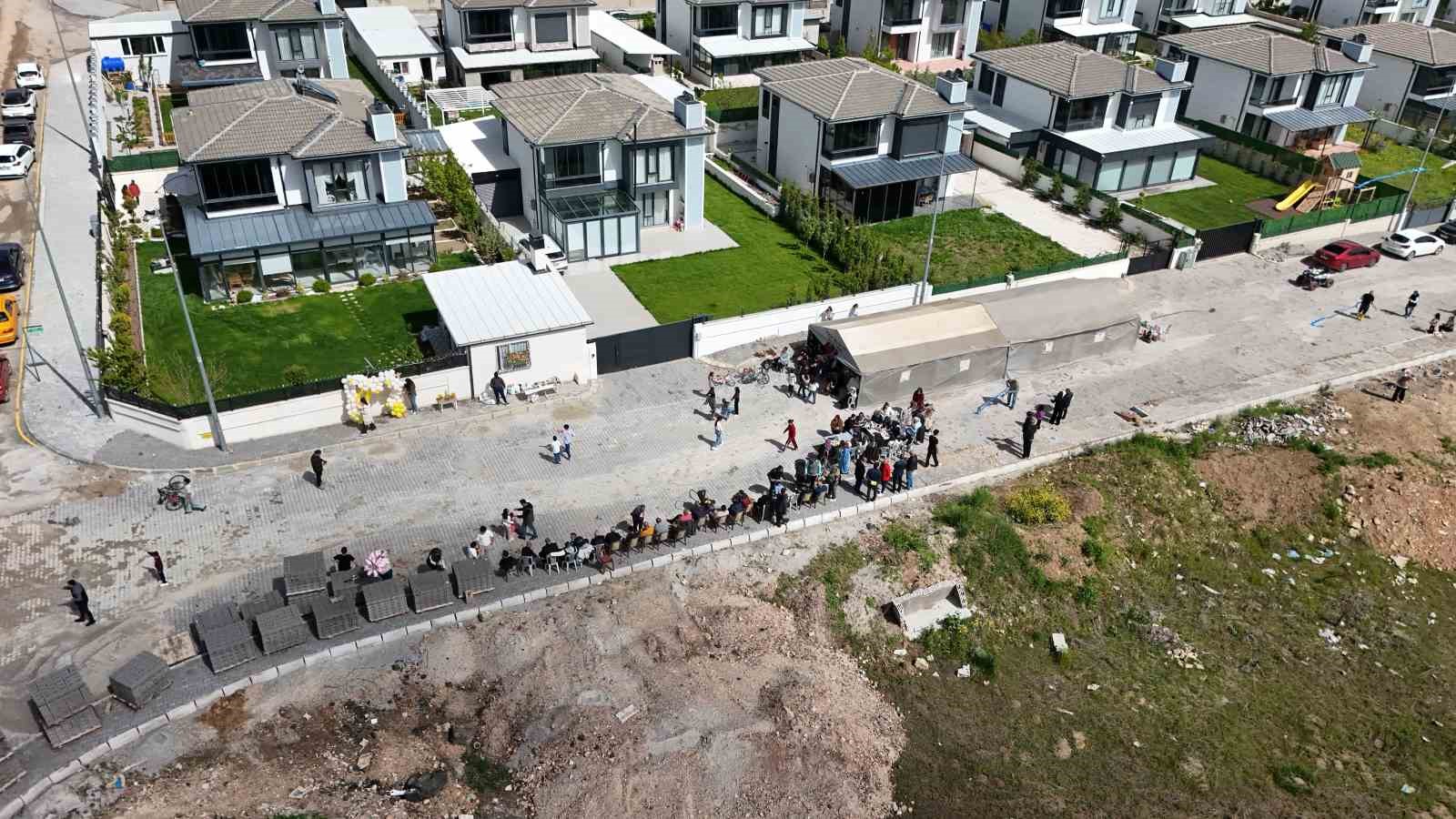 Yozgat&rsquo;ta bahar şenliğiyle komşular kaynaştı, &ccedil;ocuklar geleneksel oyunlarla tanıştı
