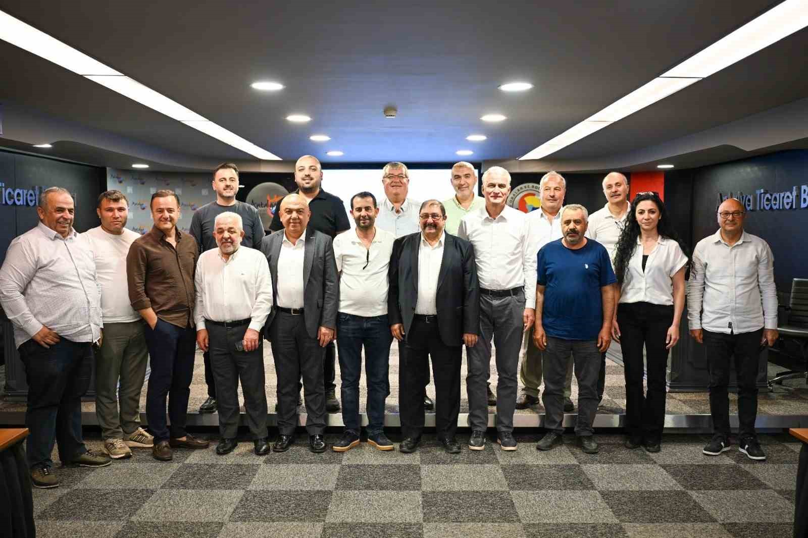 Sekt&ouml;rden kurbanlık uyarısı

