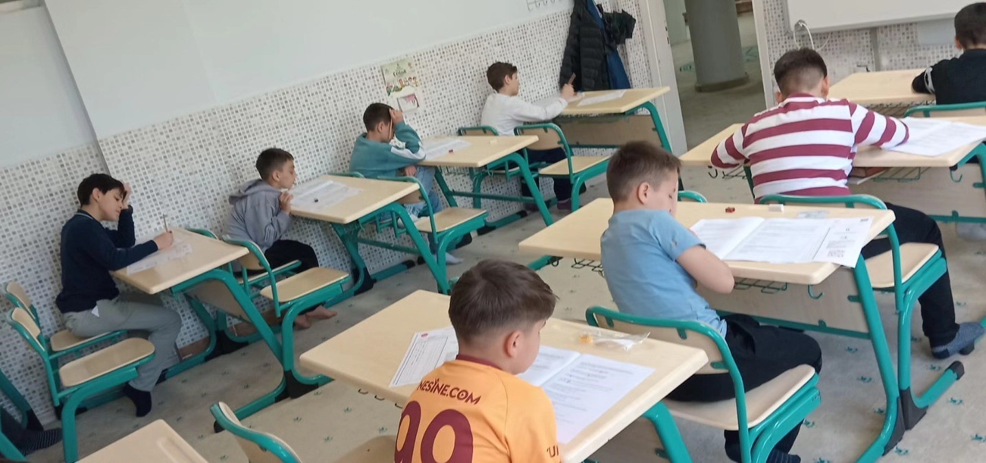 Simav&rsquo;da "&Ccedil;ocuk İlmihali" bilgi yarışması yapıldı
