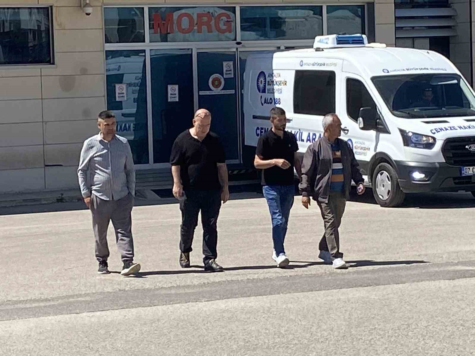 Tırın altında kalarak hayatını kaybeden gen&ccedil; motosikletlinin cenazesi yakınları tarafından teslim alındı
