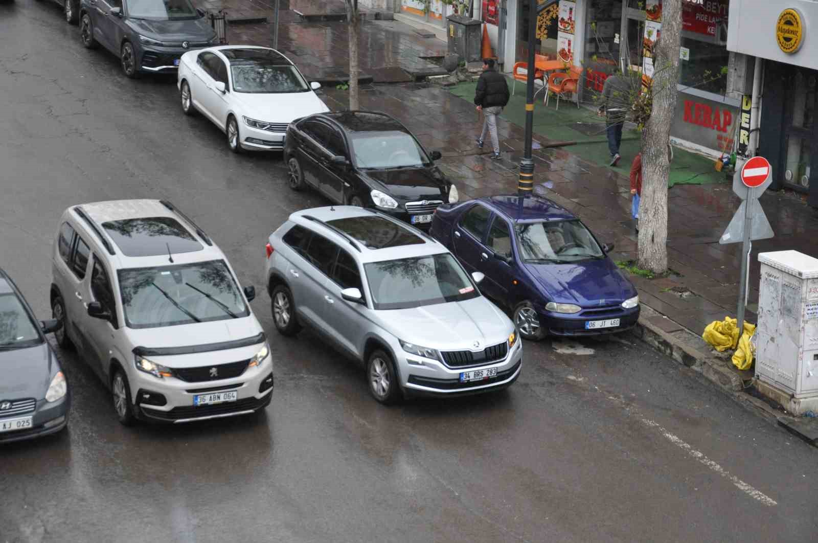 Kars b&ouml;lgenin ara&ccedil; lideri oldu: Trafikte 55 bin 774 ara&ccedil;la zirveye yerleşti
