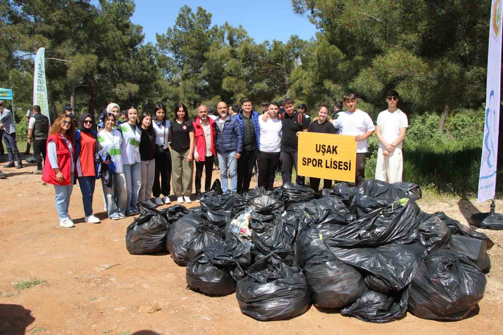 Uşak&rsquo;ta &rsquo;Orman Benim&rsquo; etkinliği d&uuml;zenlendi
