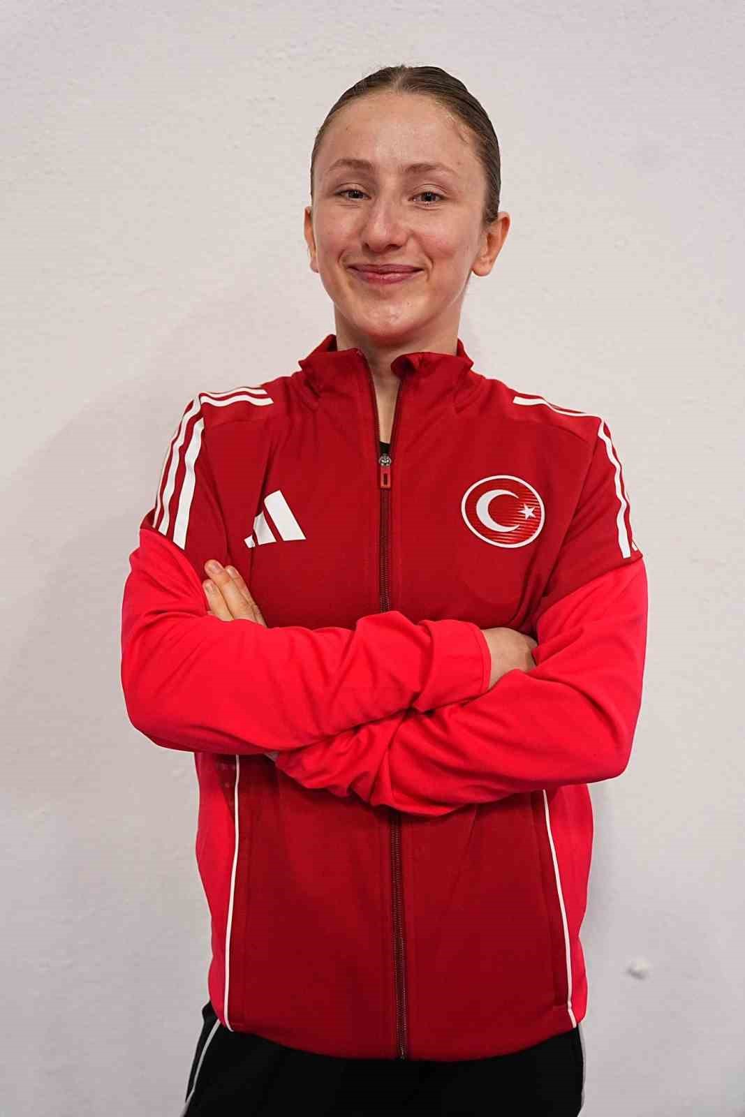 Manisalı karateci Nurbade Büber Avrupa yolcusu